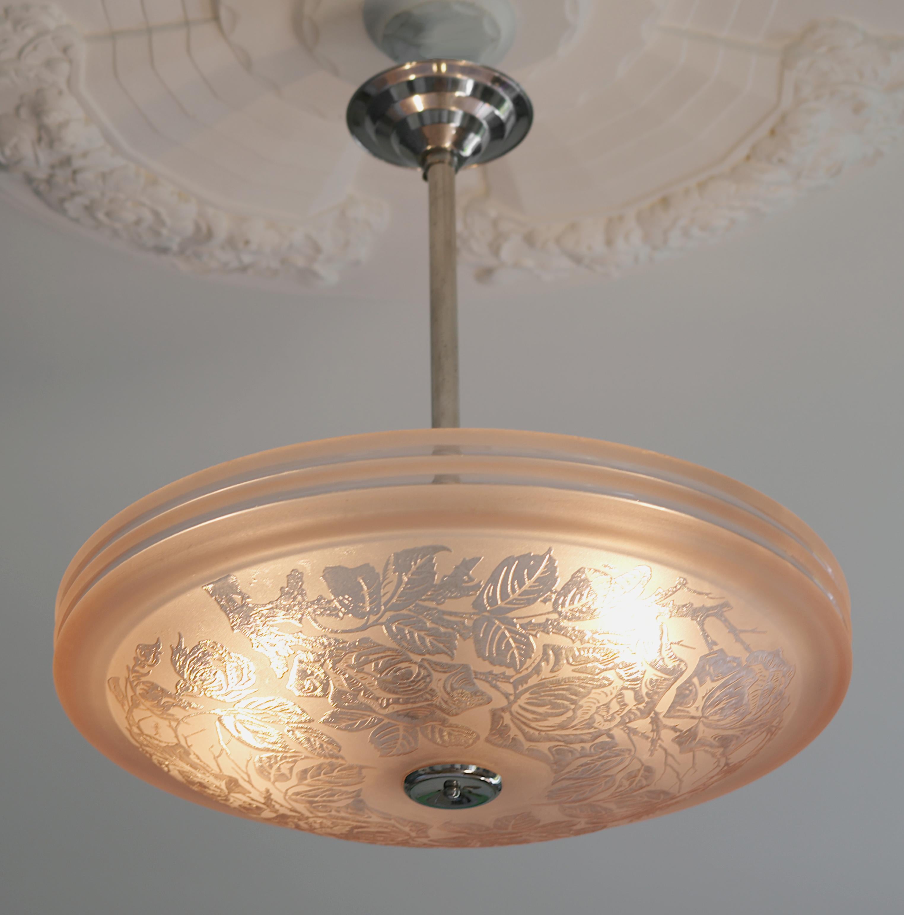 Art Déco Lampadario a sospensione a forma di rosa canina inciso all'acido di Deveau, 1920 in vendita