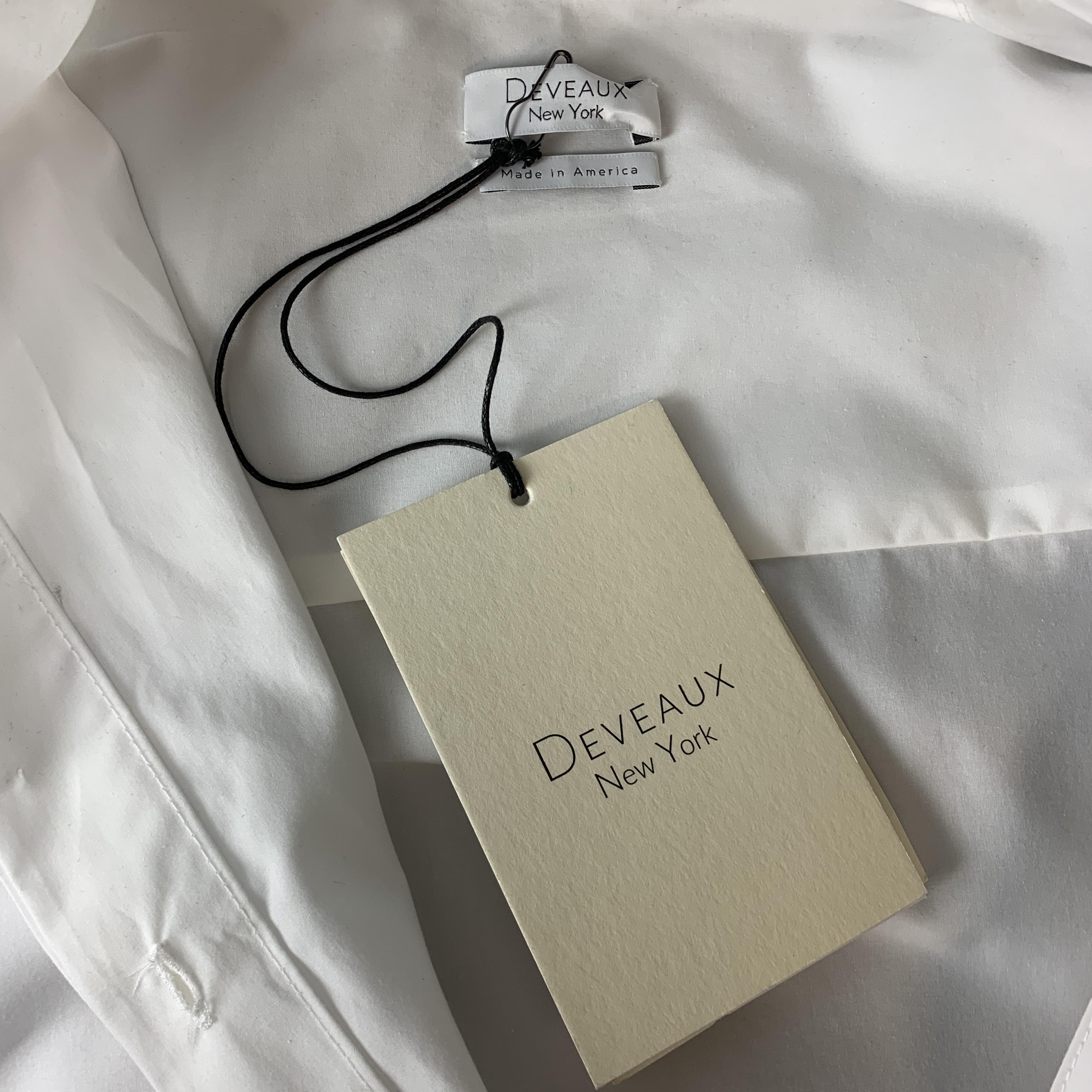 DEVEAUX New York Size 4 White Cotton Oversized MAX SHIRT Pocket Blouse In New Condition In San Francisco, CA