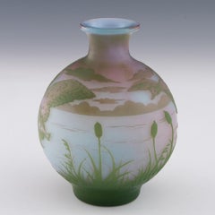 Vase en verre camée avec colverts de Devez