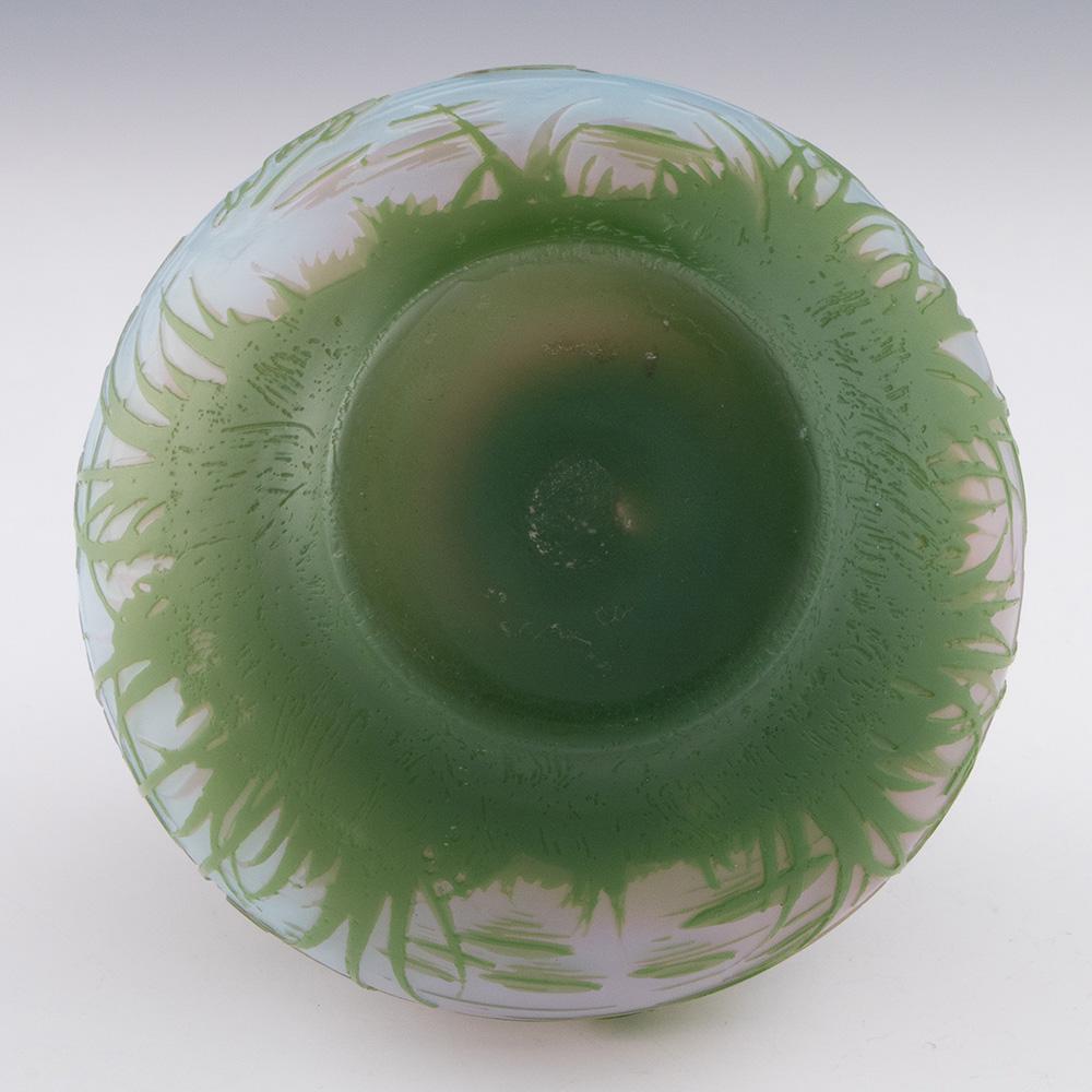 Vaso di vetro DeVez Cameo con germani reali in vendita 1