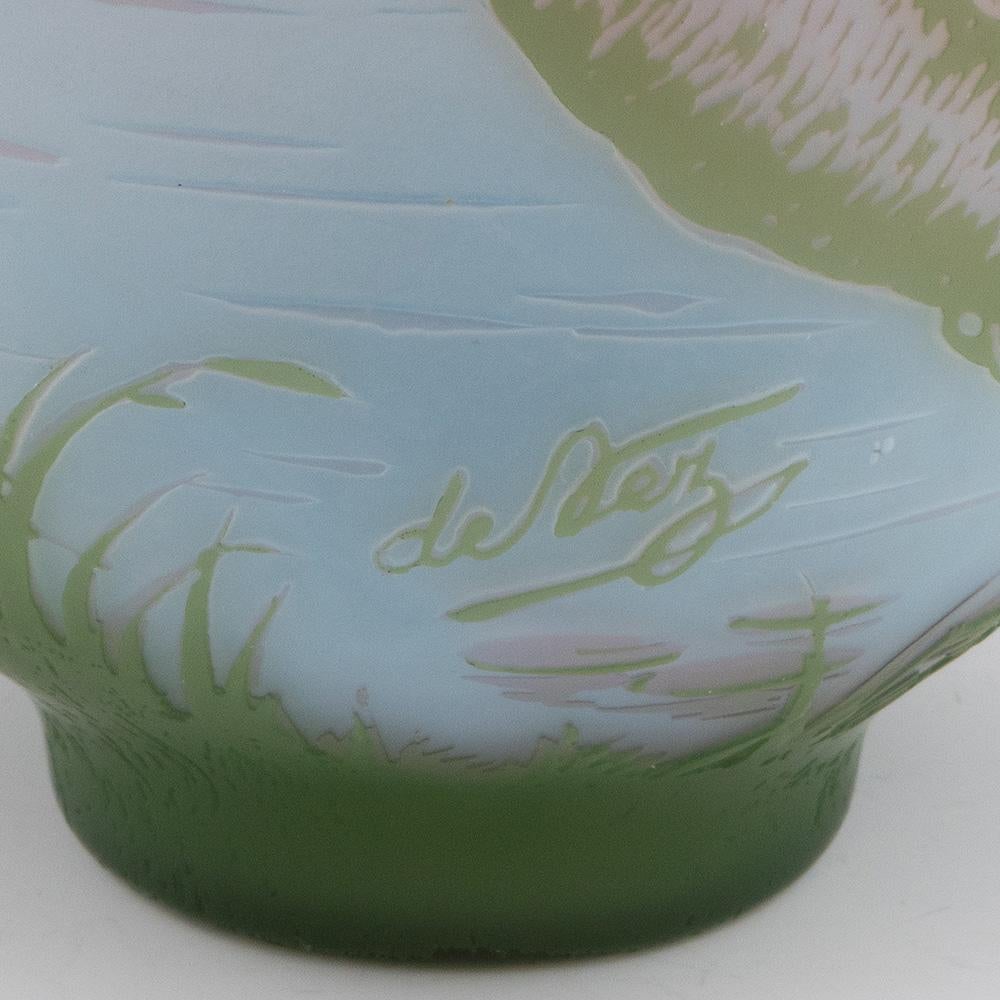 Vaso di vetro DeVez Cameo con germani reali in vendita 2