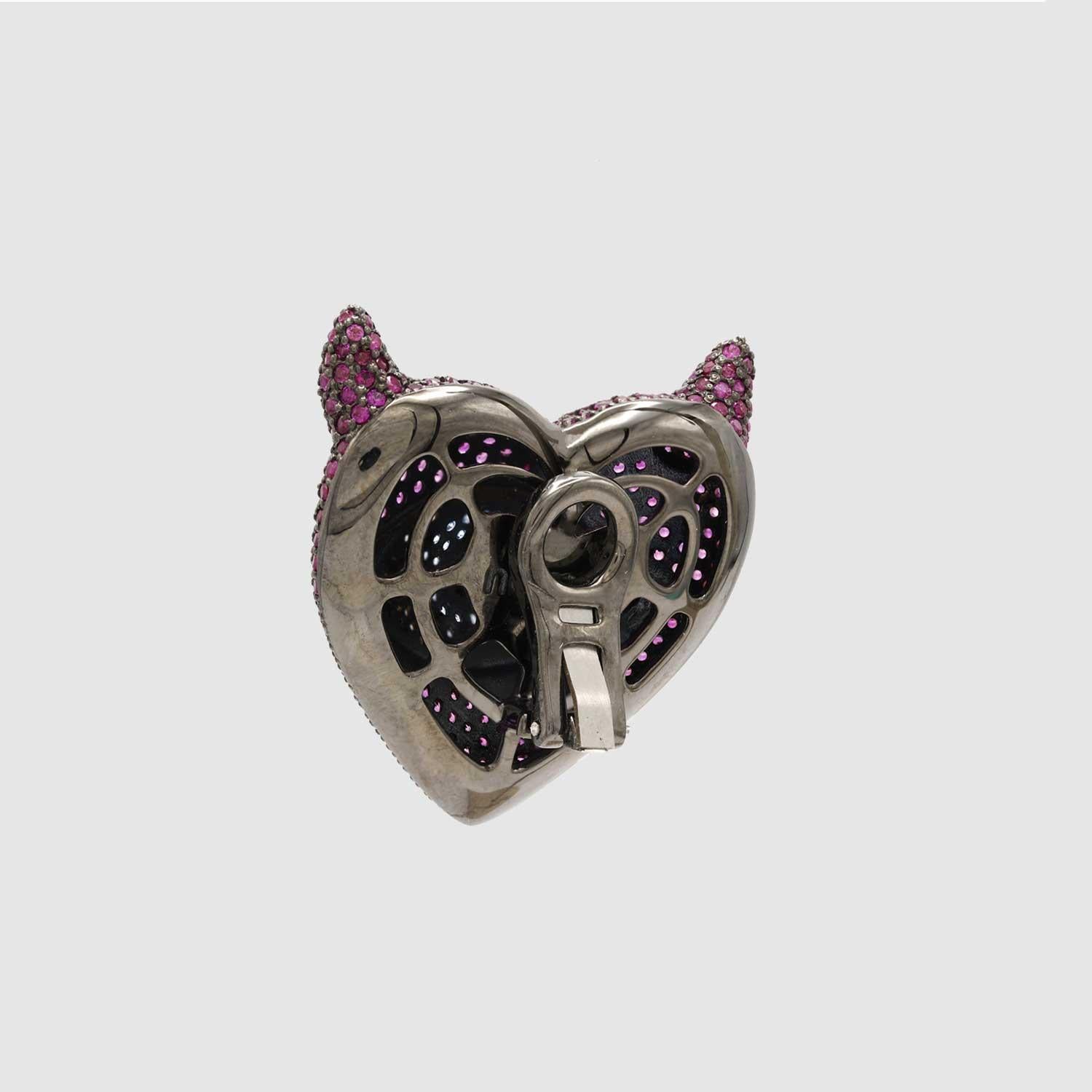 Naimah Devil Heart Statement-Ohrringe, Rubin (Brillantschliff) im Angebot