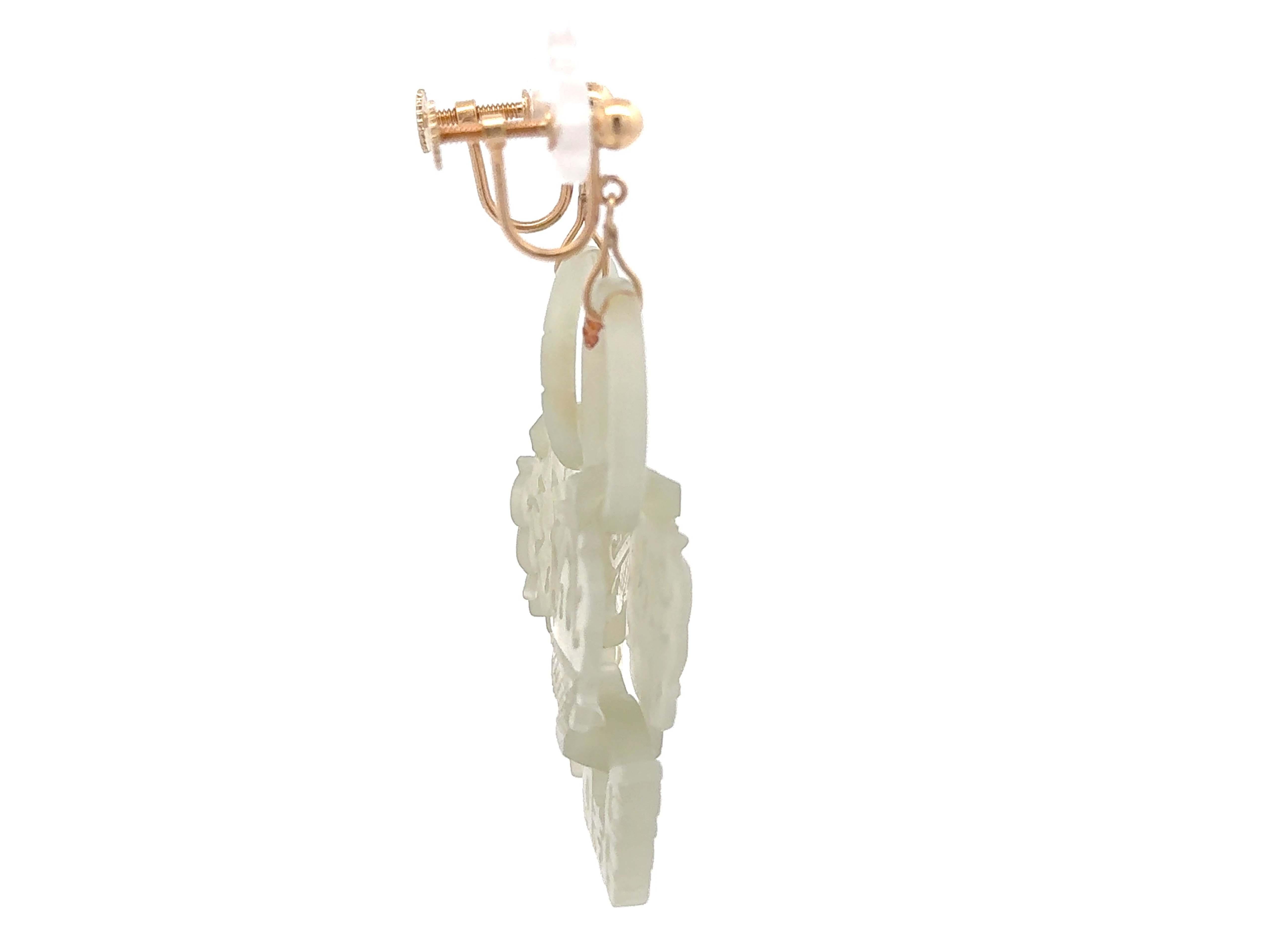 Boucles d'oreilles Dangly en Jade blanc travaillé à la diable Or jaune 14k Excellent état - En vente à Honolulu, HI