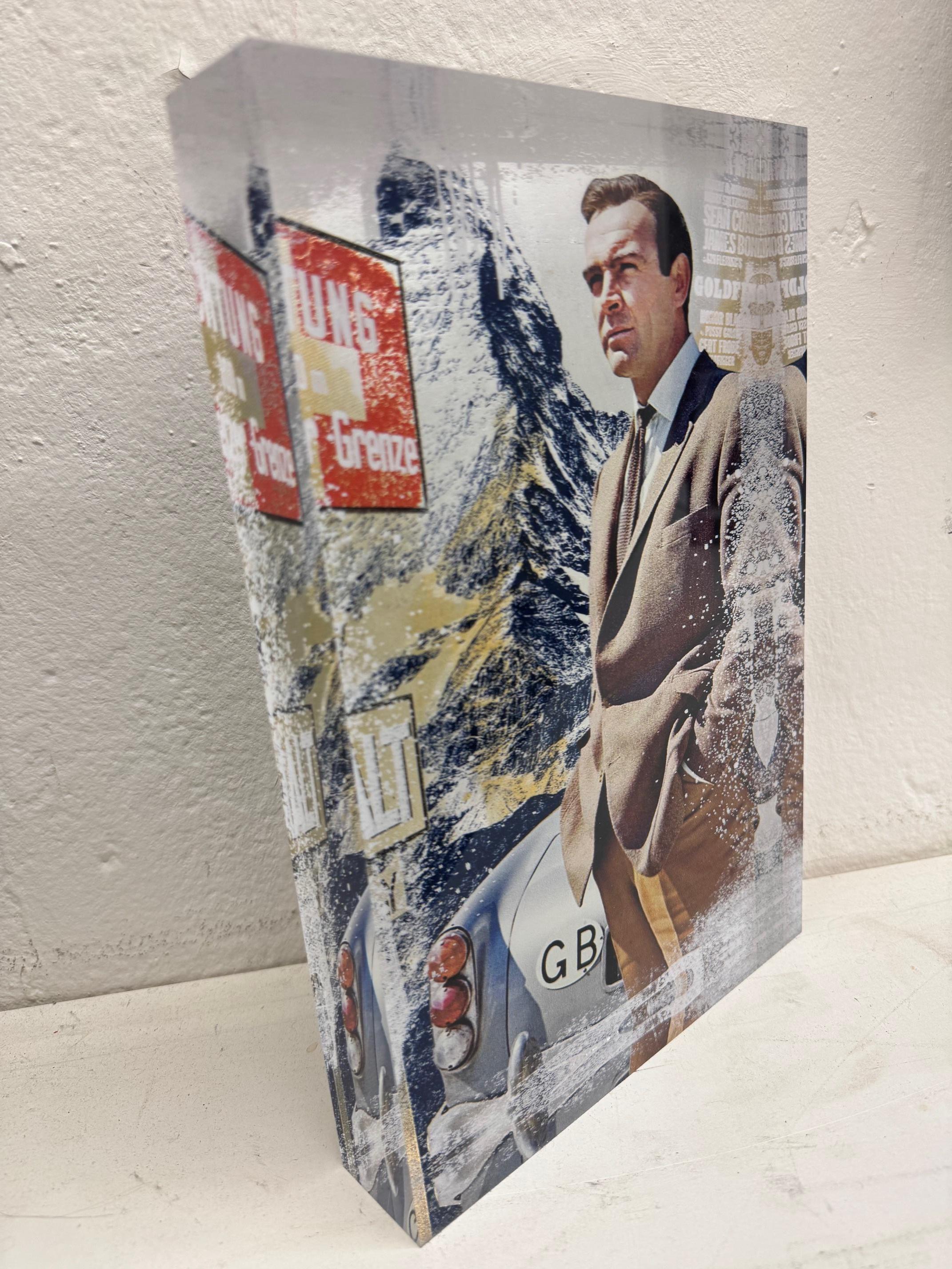 Gran escultura Bond-contemporánea de arte pop acílico que representa a Sean Connery Goldfinger en venta 3