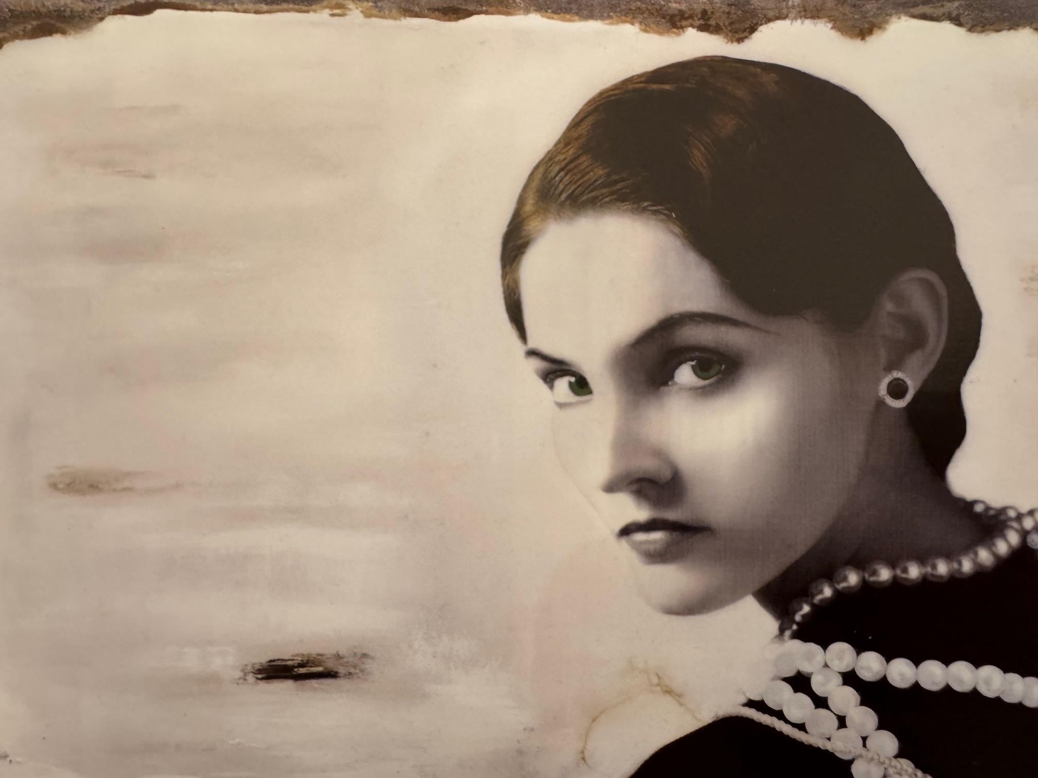 Love Chanel-medios mixtos contemporáneos  obra de arte retrato joven Coco Chanel arte pop en venta 3