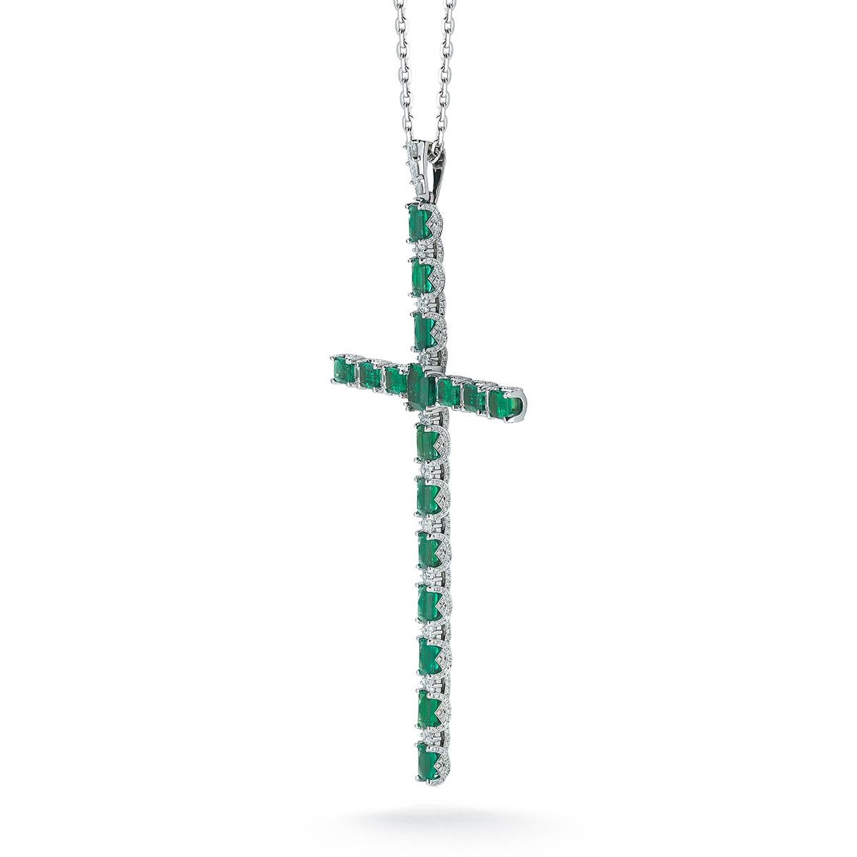 Devine-Smaragd-Anhänger mit Diamanten für Damen oder Herren im Angebot