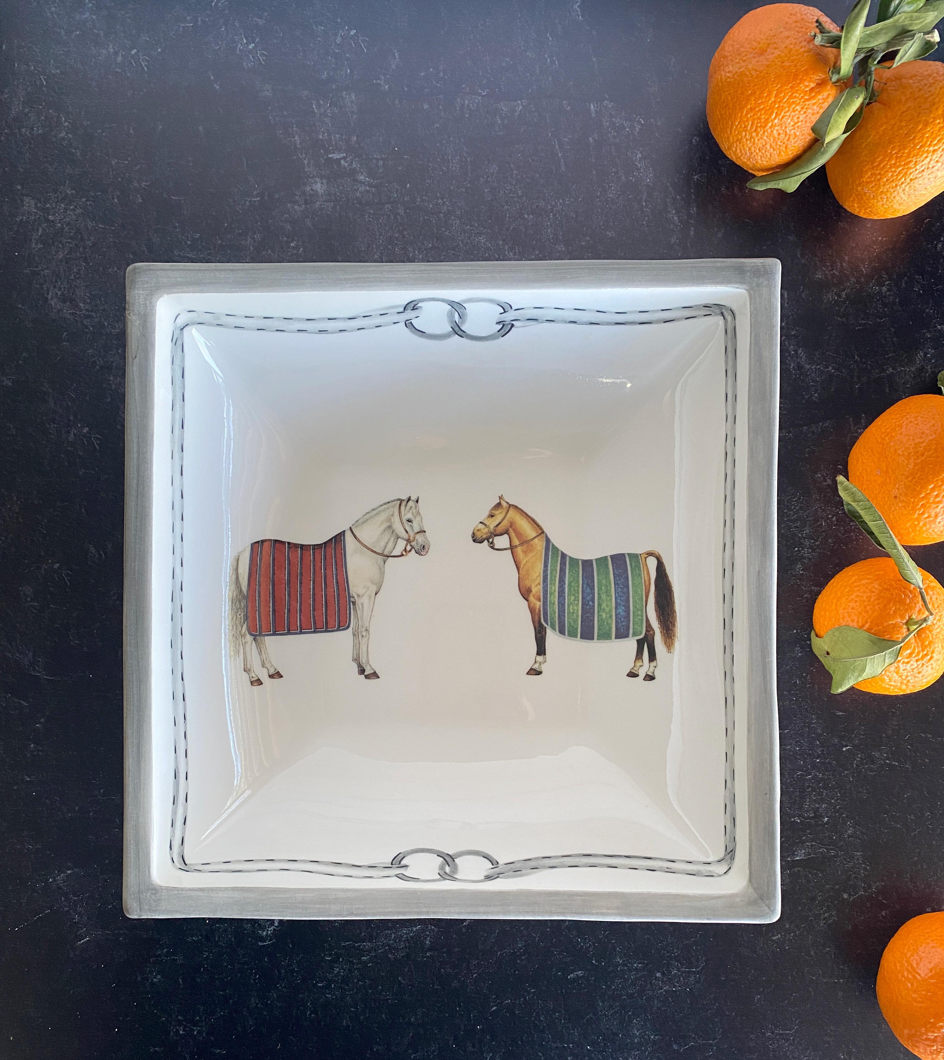Devon Equestrian Serving Bowl, Made in Italy In New Condition For Sale In West Chester, PA