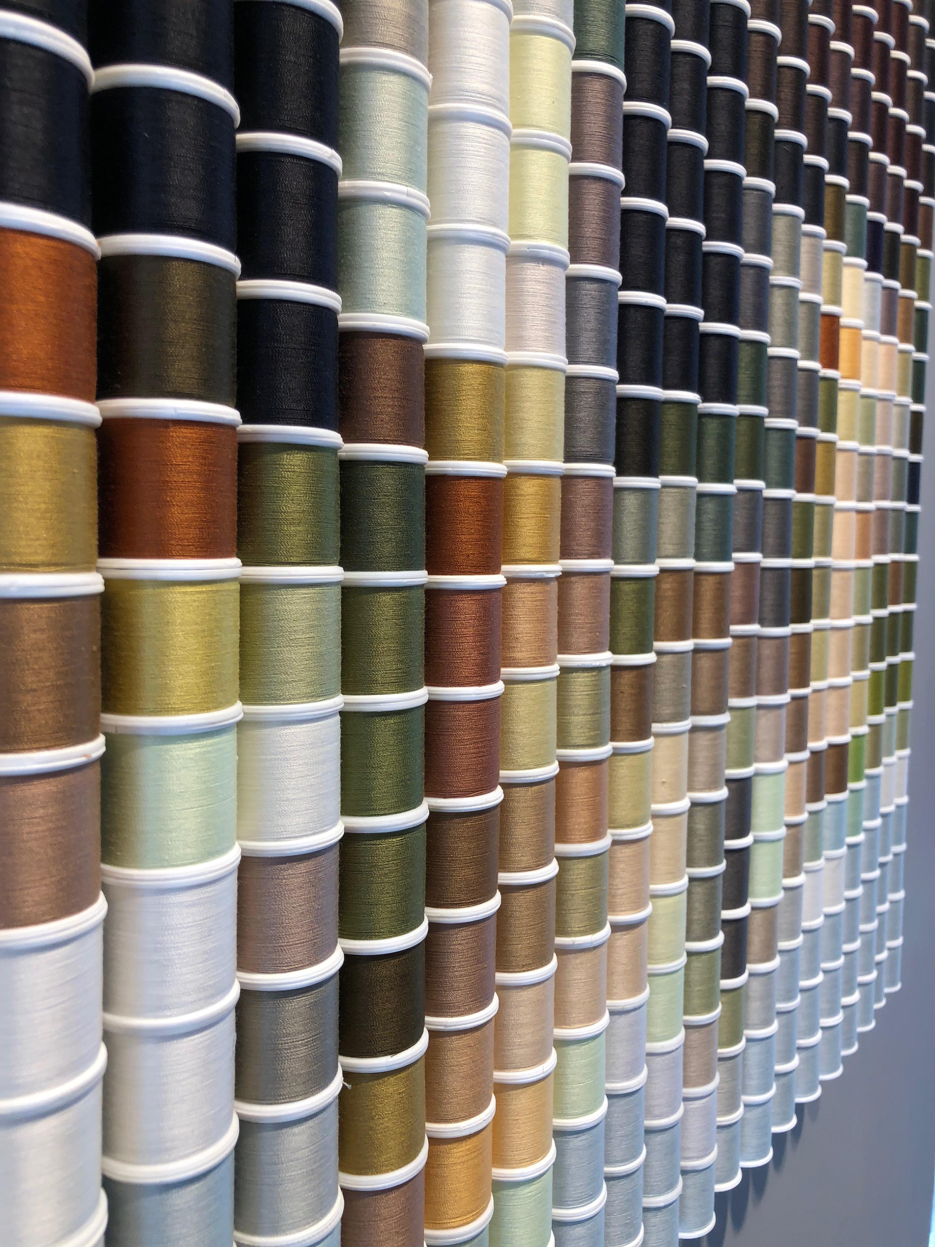 D'après Grant Wood (American Gothic) 1 - Op Art Mixed Media Art par Devorah Sperber