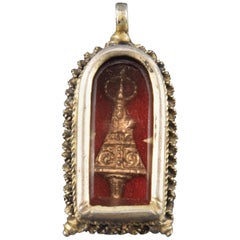 Devotional Pendant. Silver, Glass, Textile, 17th Century