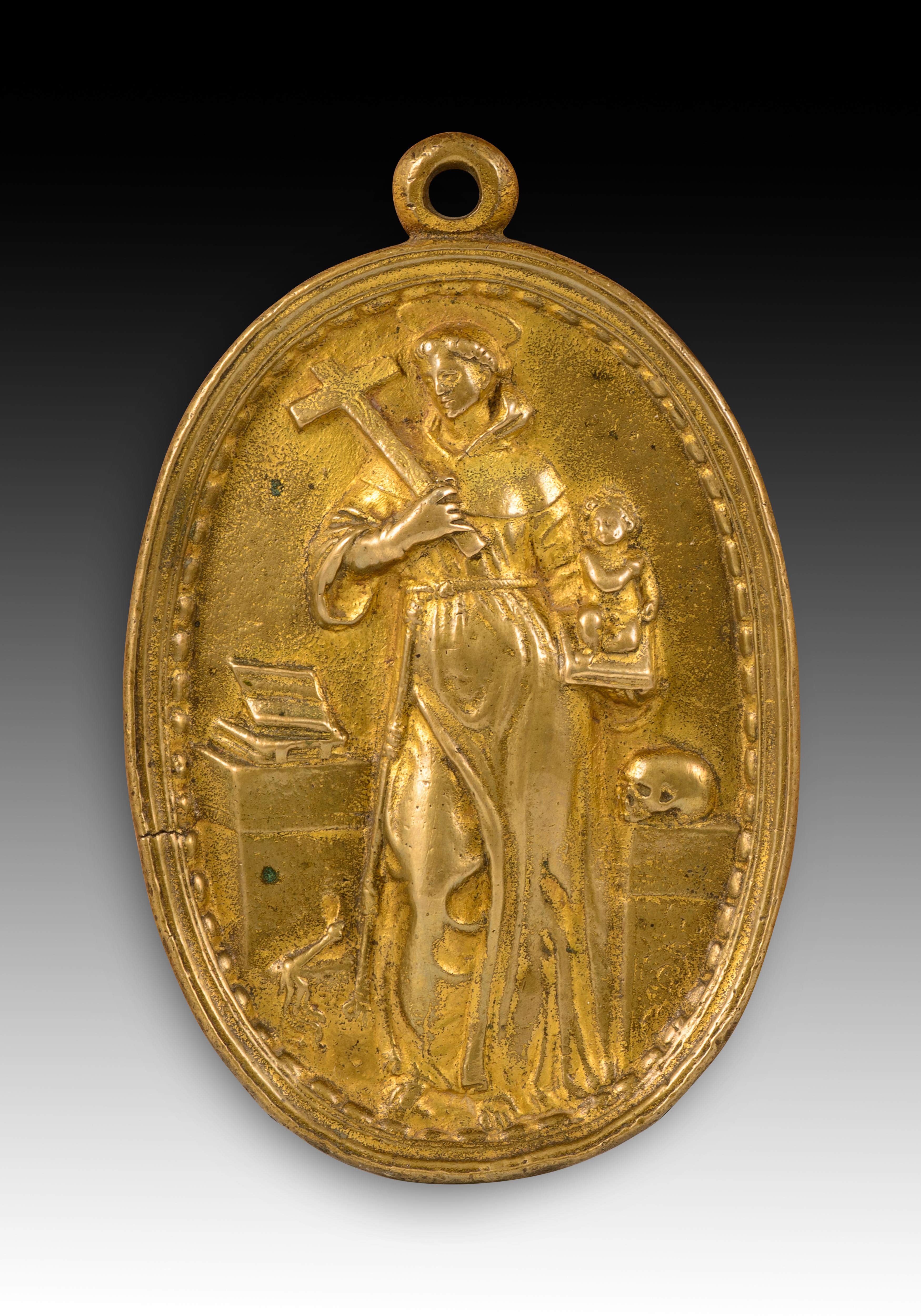 Targa devozionale, Sant'Antonio di Padova. Bronzo. Spanish School, XVII secolo. 
Targa devozionale di forma ovale realizzata in bronzo con un anello nella parte superiore, una cornice modellata con una fascia interna di semplici motivi geometrici e
