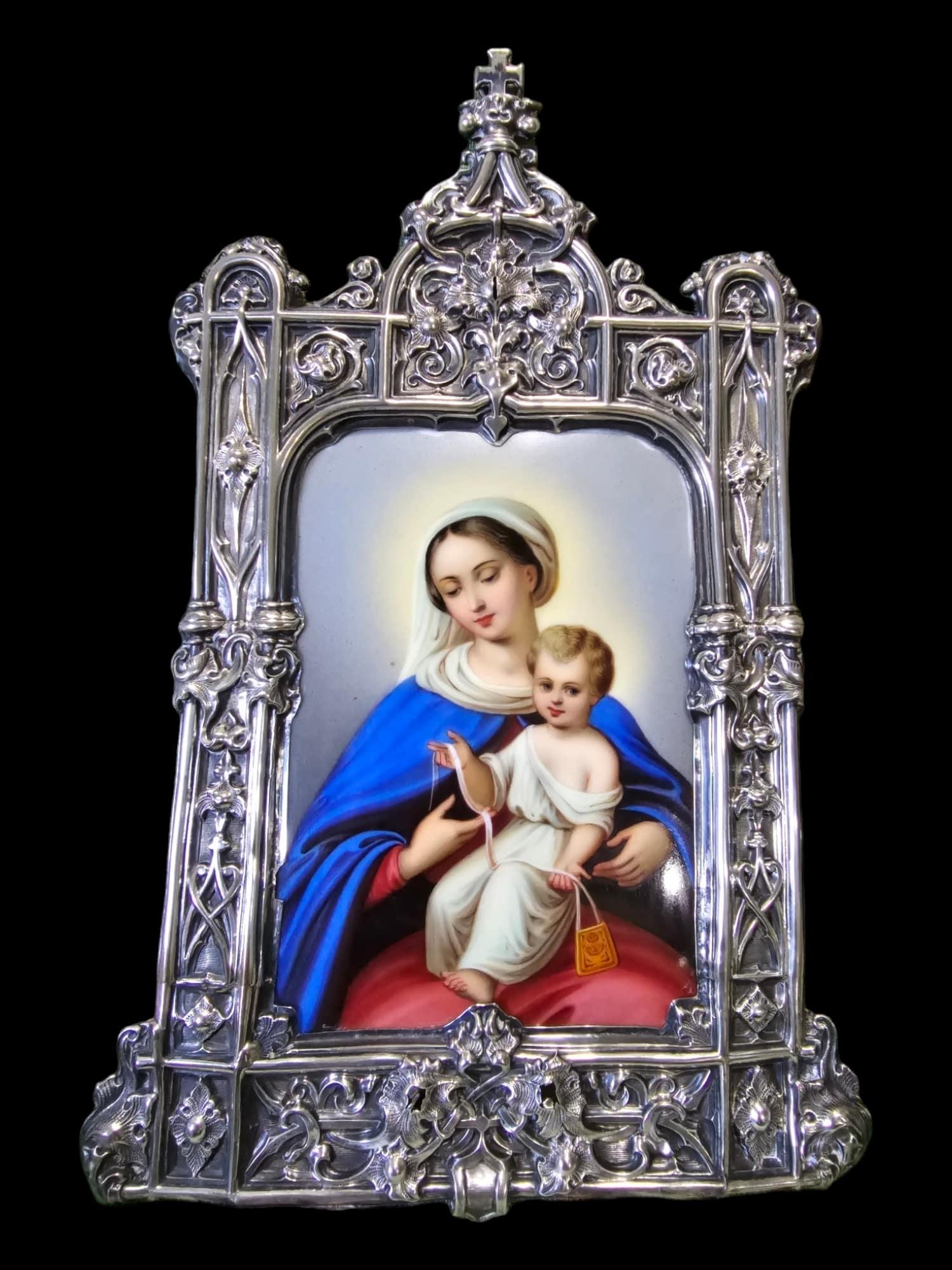 Devotional Plaque to the Virgin and Child In Enamel And Silver Mount. France For Sale 10