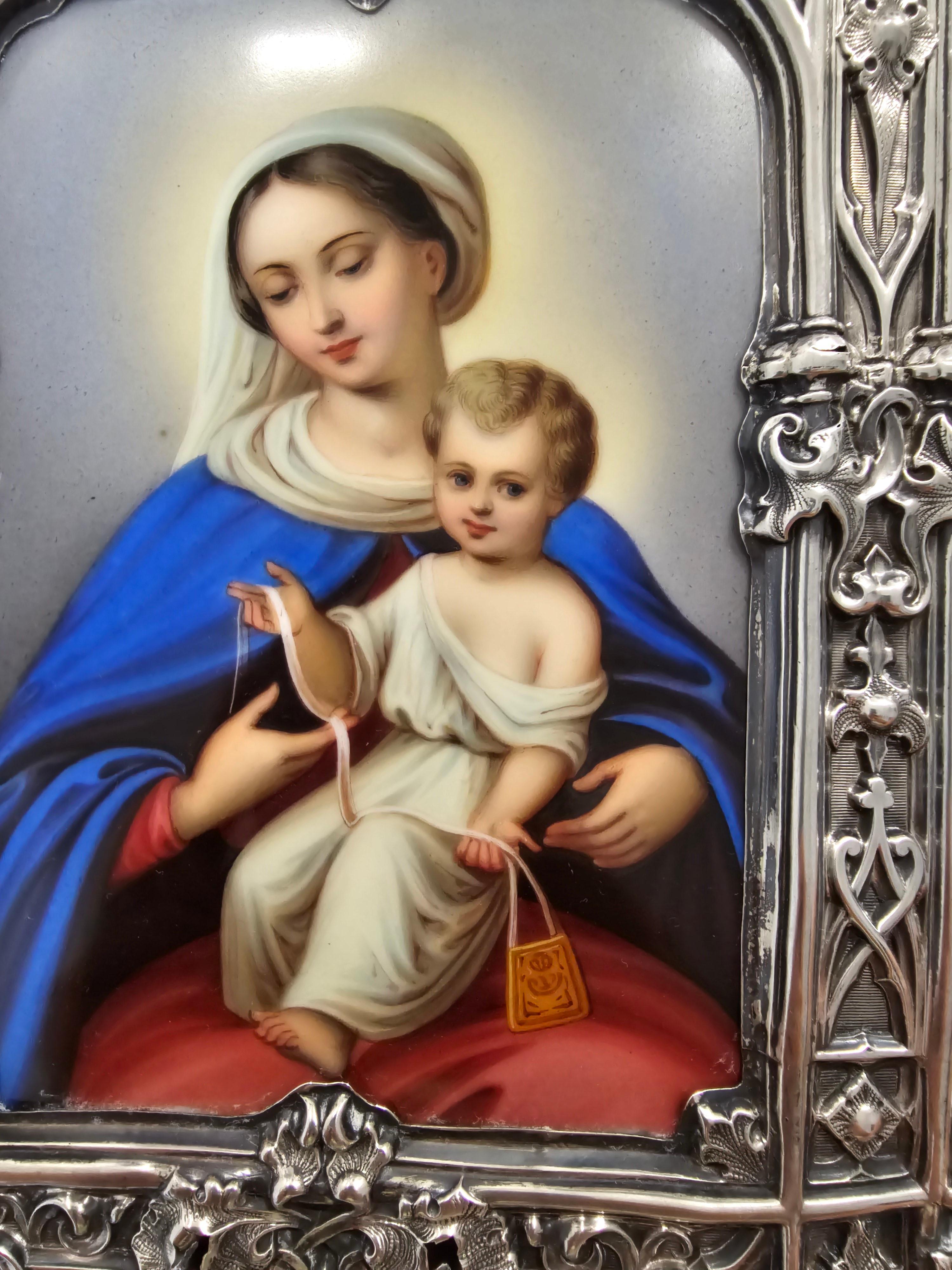 Devotionale Plakette der Jungfrau und des Kindes in Emaille und Silberbeschlägen. Frankreich im Angebot 2
