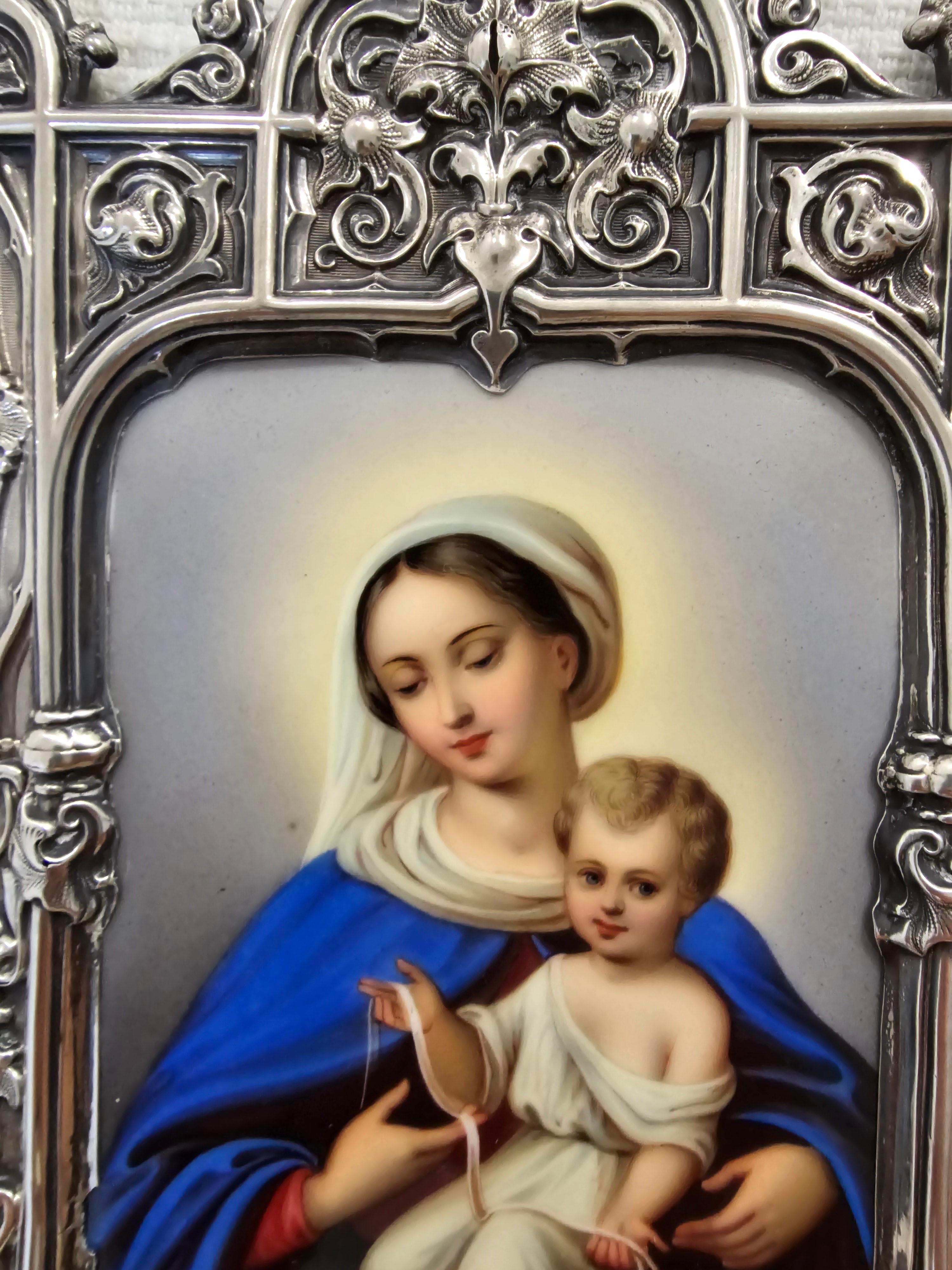 Devotionale Plakette der Jungfrau und des Kindes in Emaille und Silberbeschlägen. Frankreich im Angebot 3