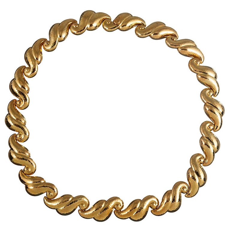 DeVroomen Scrolling Golden Link Necklace In Good Condition For Sale In Carmel-by-the-Sea, CA
