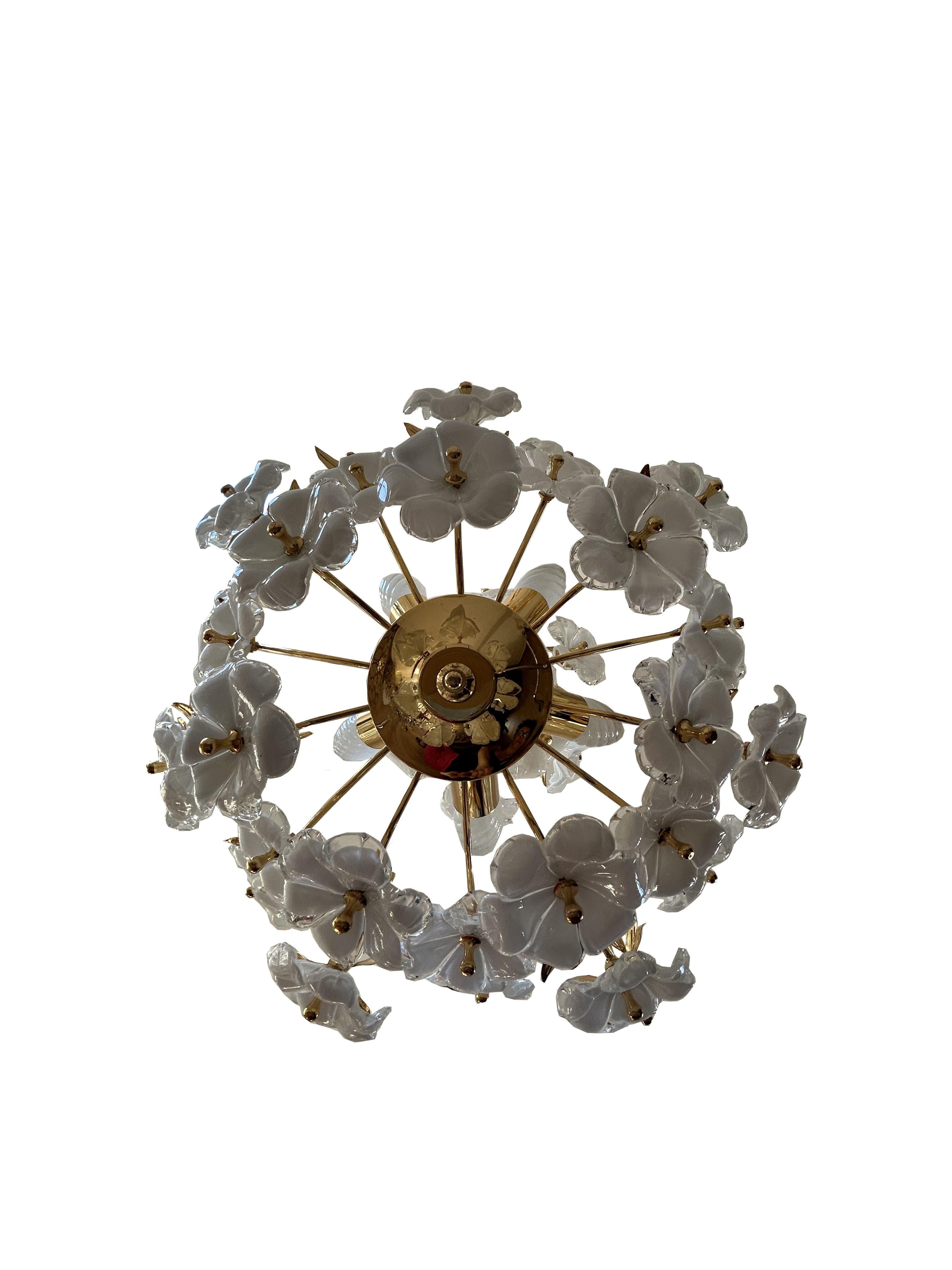Breathtaking beauty, delicate, elegant. An authentic jewel. The glass pieces are in perfect condition. 