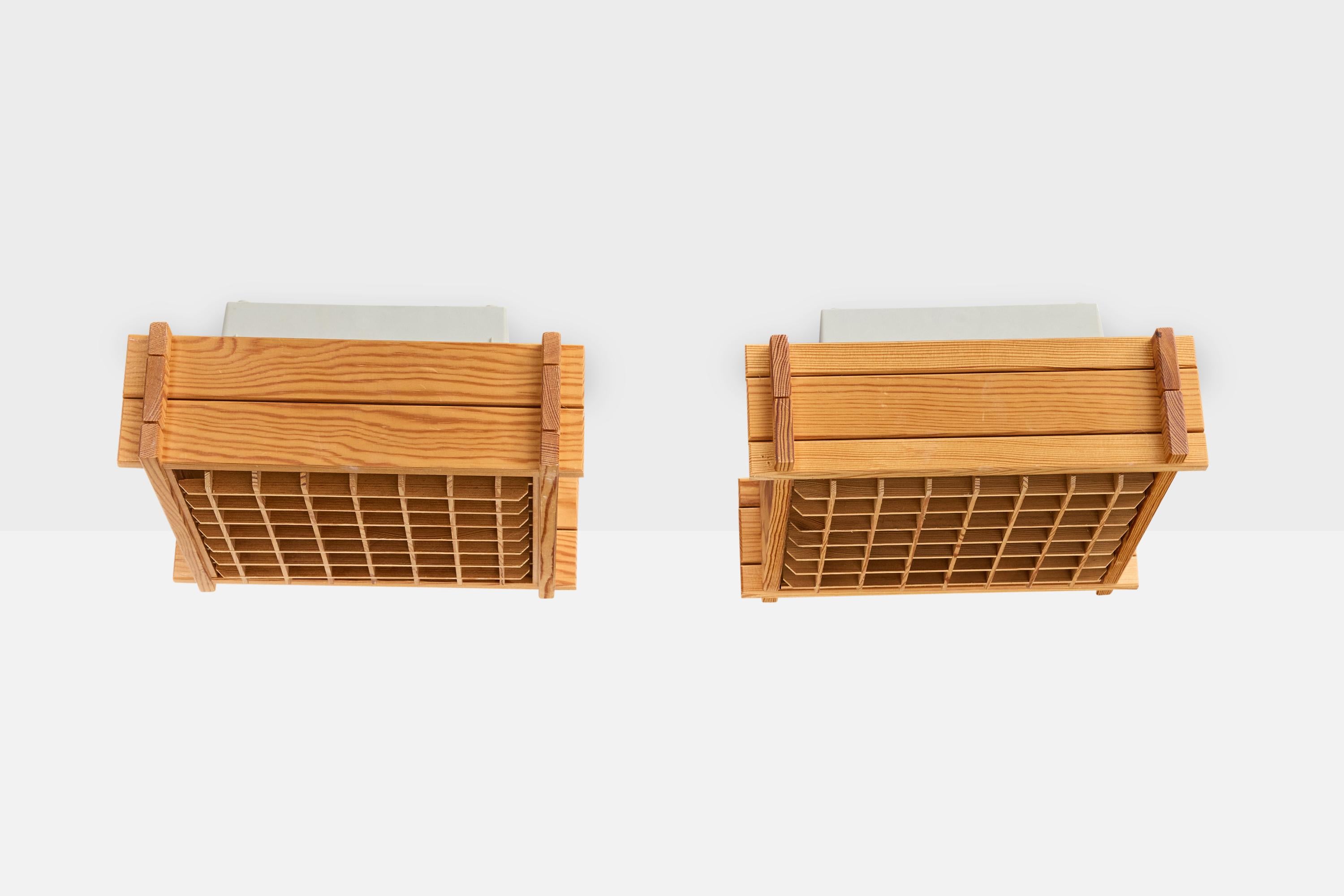 Mid-Century Modern Dexter, Supports de lampe, Pin, Métal, Suède, années 1980 en vente