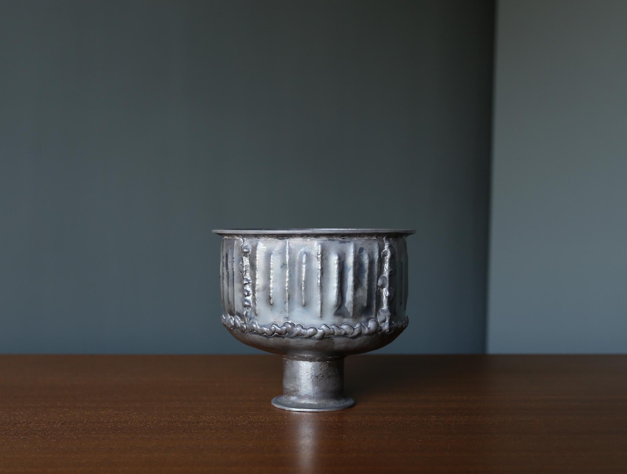American Dextra Frankel Welded 800 Silver Footed Bowl, California, c.1970 For Sale