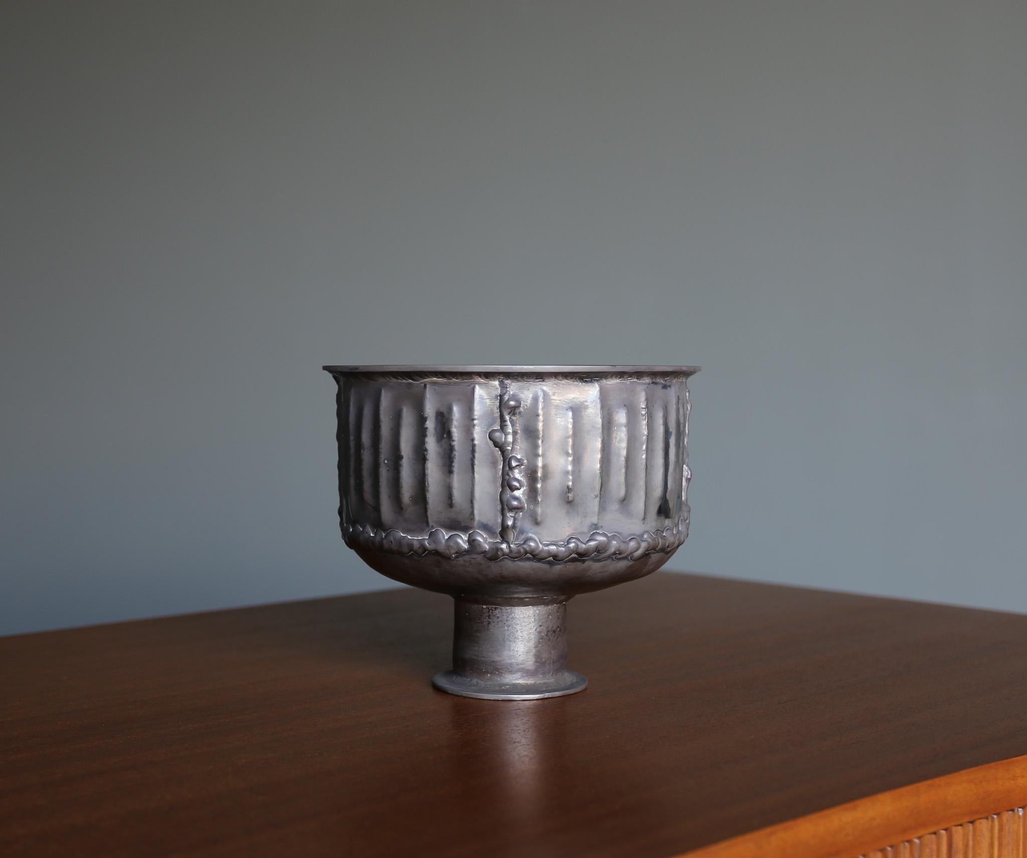 Dextra Frankel Welded 800 Silver Footed Bowl, California, c.1970 For Sale 1
