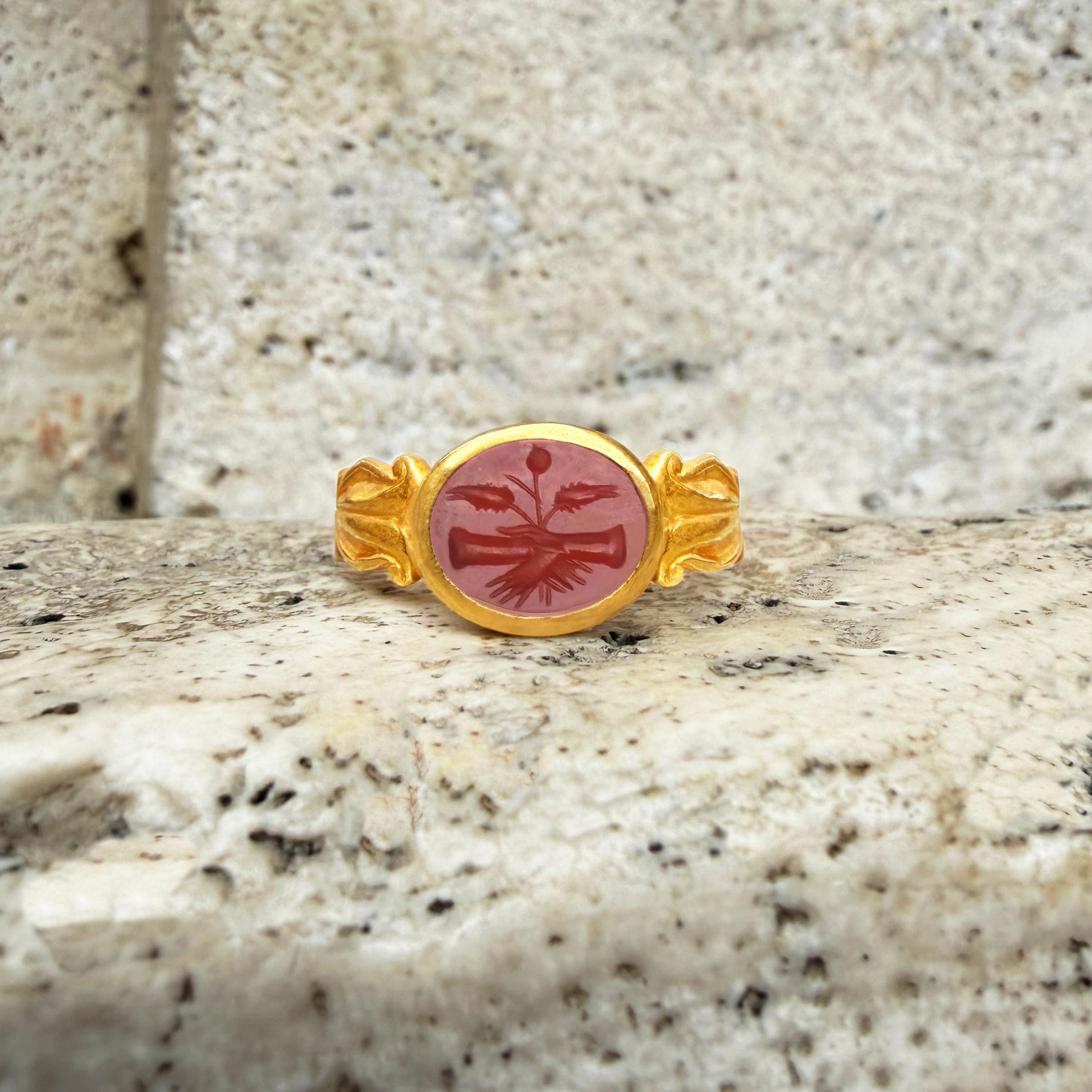 Taglio ovale DEXTRARUM IUNCTIO Antico anello calcografico romano del I-II secolo. Anello ADS in oro 22 Kt in vendita