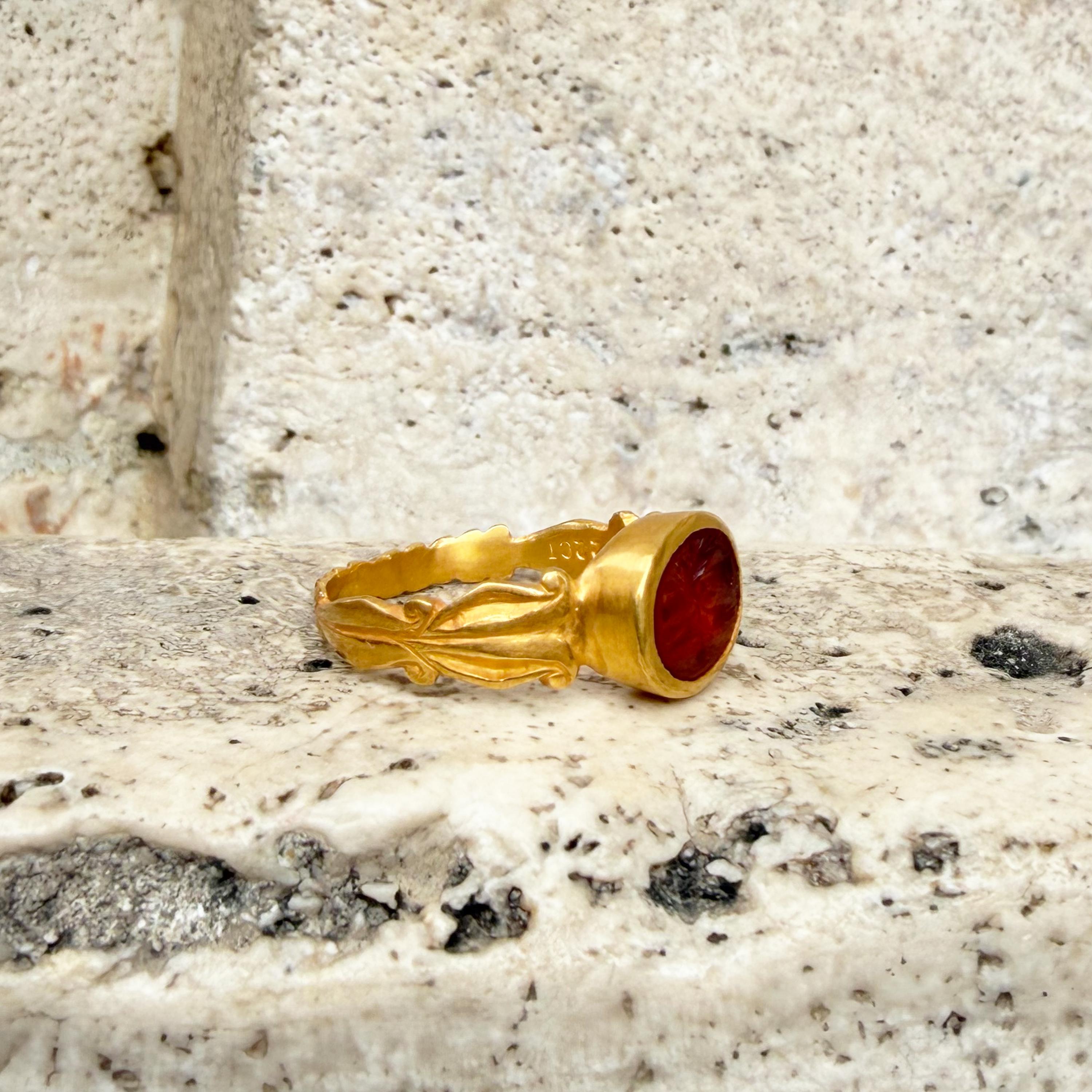 da uomo o donna DEXTRARUM IUNCTIO Antico anello calcografico romano del I-II secolo. Anello ADS in oro 22 Kt in vendita