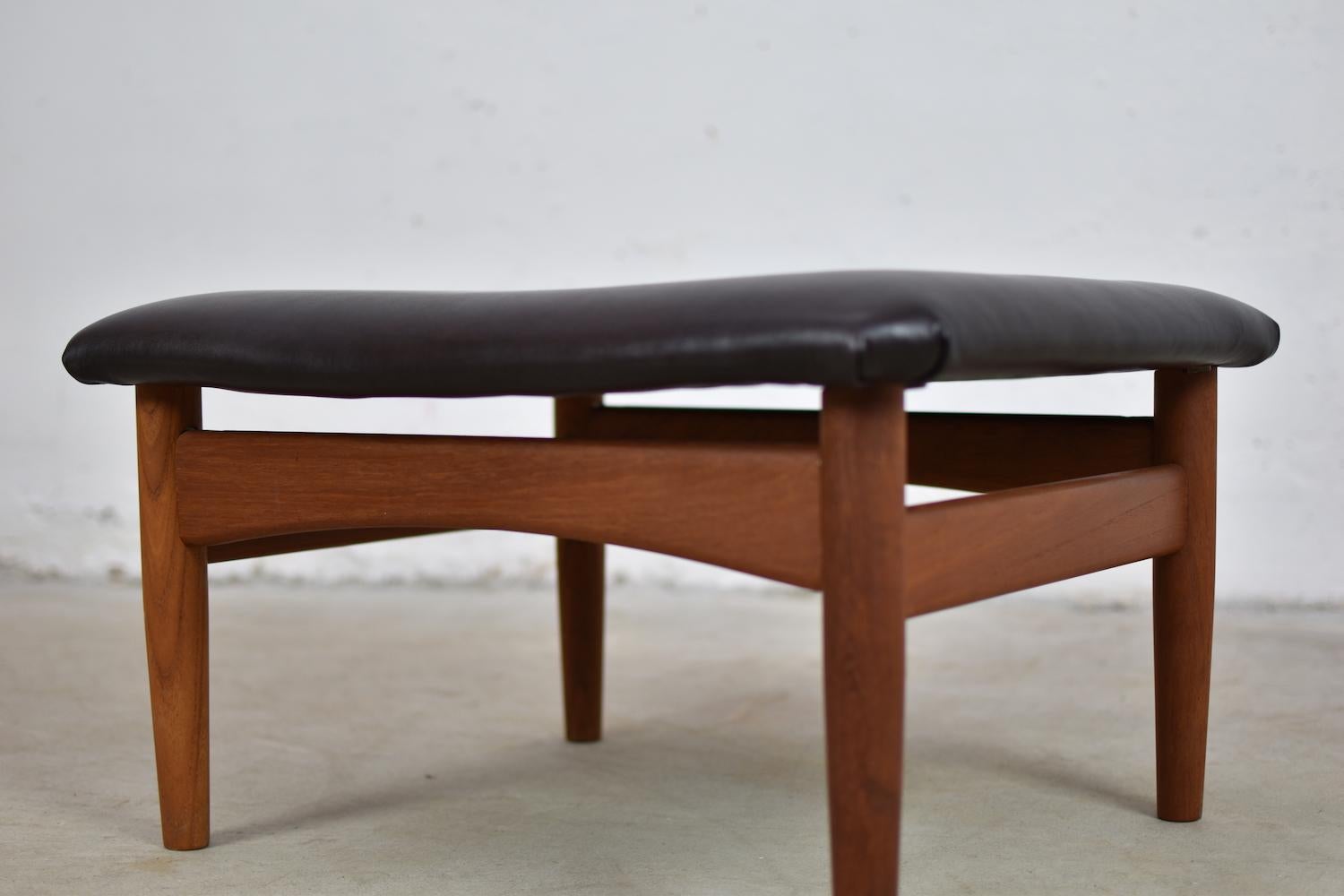 Scandinavian Modern DF 137 Foot Stool by Finn Juhl for France & Søn, Denmark, 1953