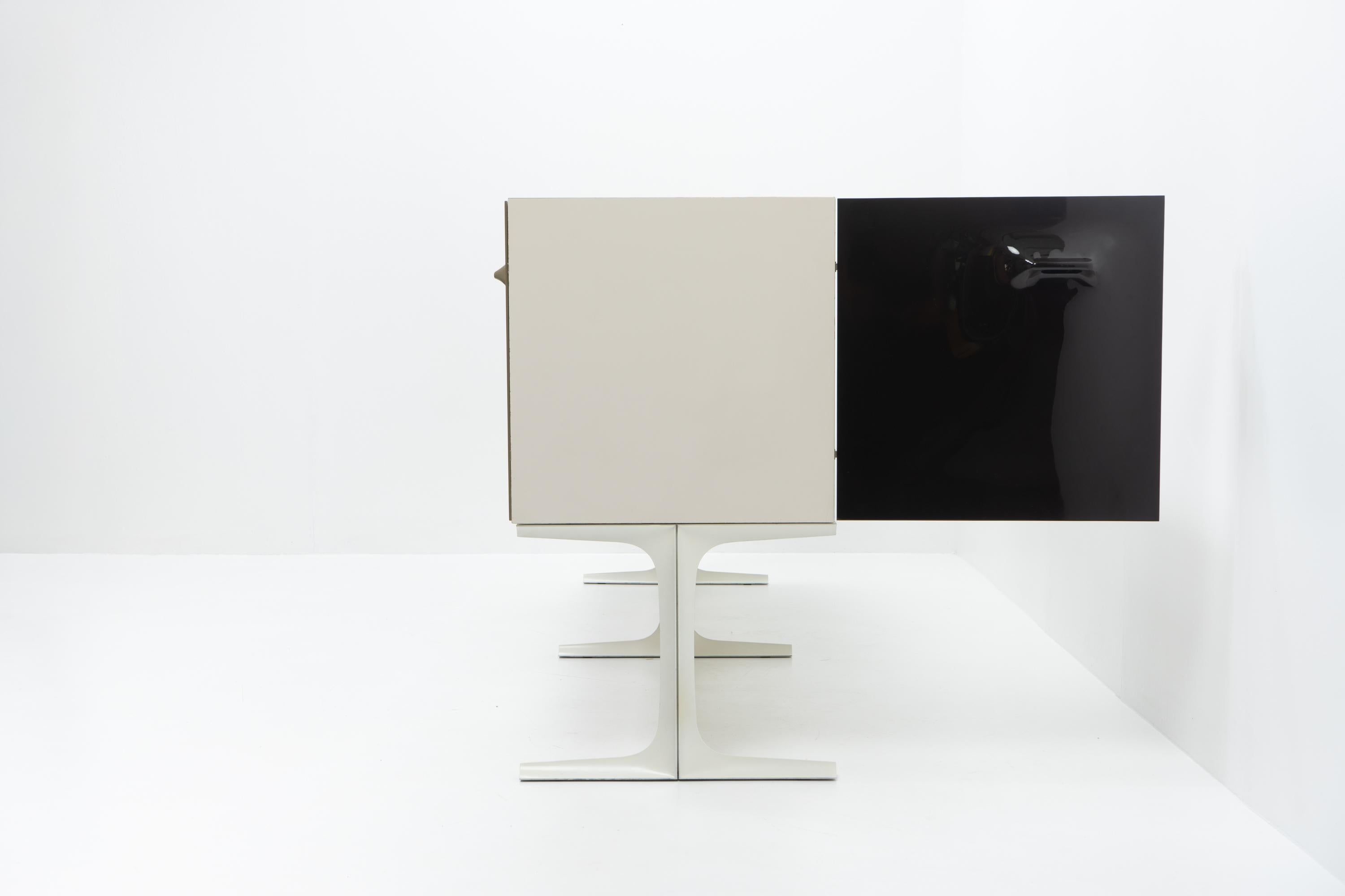Credenza DF 2000, Raymond Loewy per Doubinsky Frères, Francia, anni '60 in vendita 7