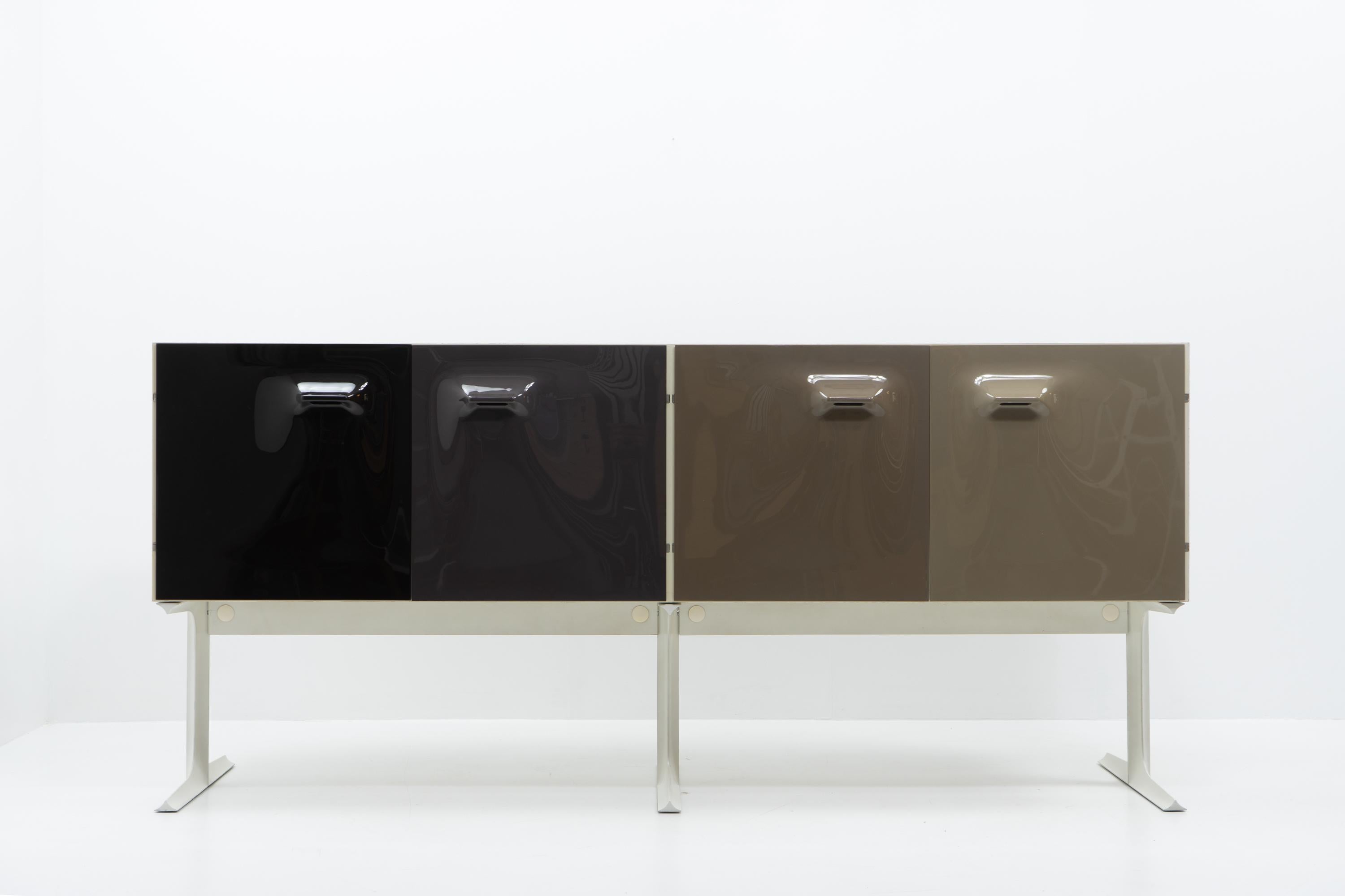 Mid-Century moderno Credenza DF 2000, Raymond Loewy per Doubinsky Frères, Francia, anni '60 in vendita