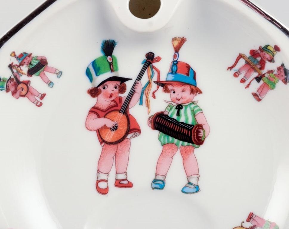 D. A. Limoges, Francia. Calienta bebés de porcelana. Tapón con cara de niño. en Excelente estado para la venta en Copenhagen, DK