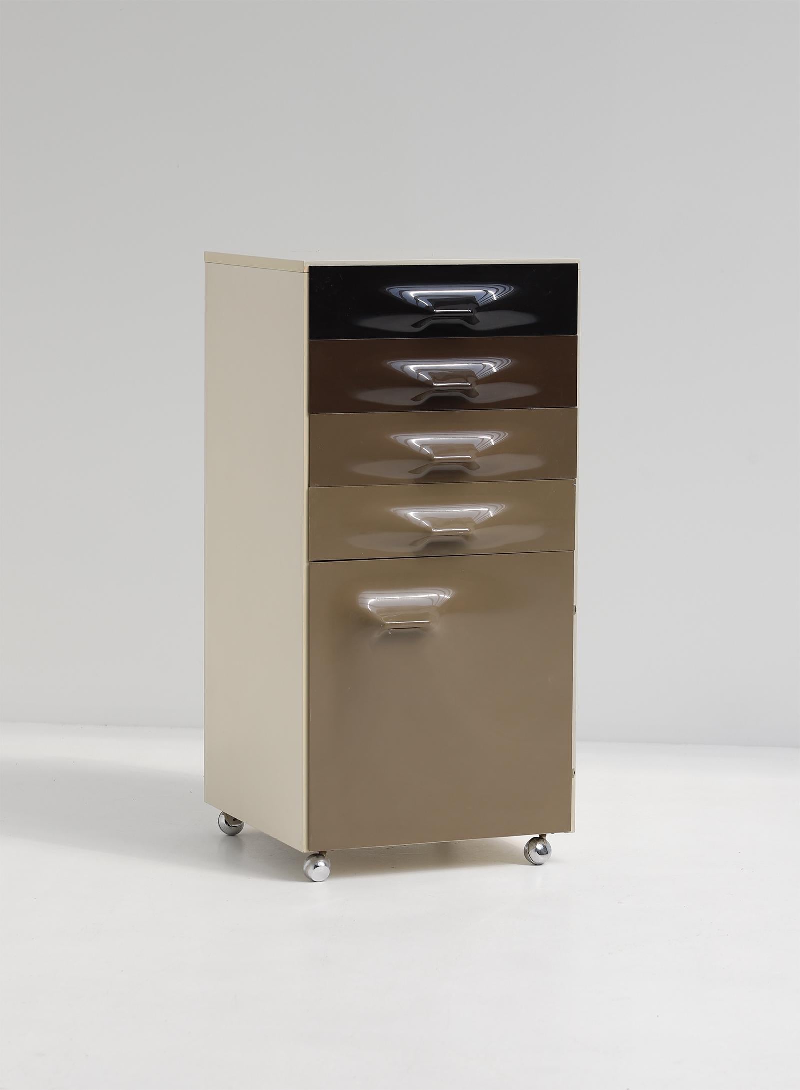DF2000 trolley bar cabinet by Raymond Loewy for the Doubinsky Frères 1968 For Sale 6