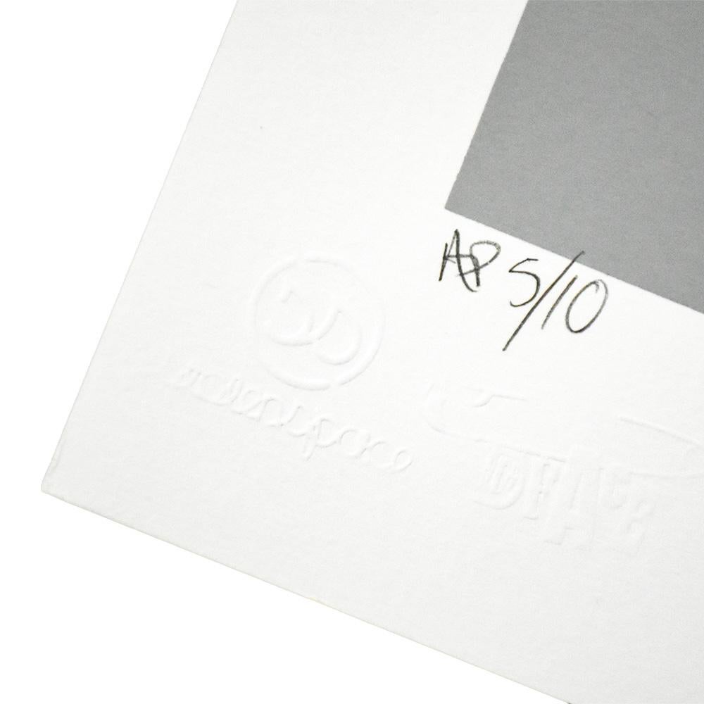 Magnifique imprimé de D*Face Peace Gun avec un grand message de paix.
Épreuve d'artiste en argent rarissime provenant d'une édition de seulement 10 épreuves d'artiste.
Signé à la main par D*Face en bas à droite de l'impression.
Estampillé du logo de