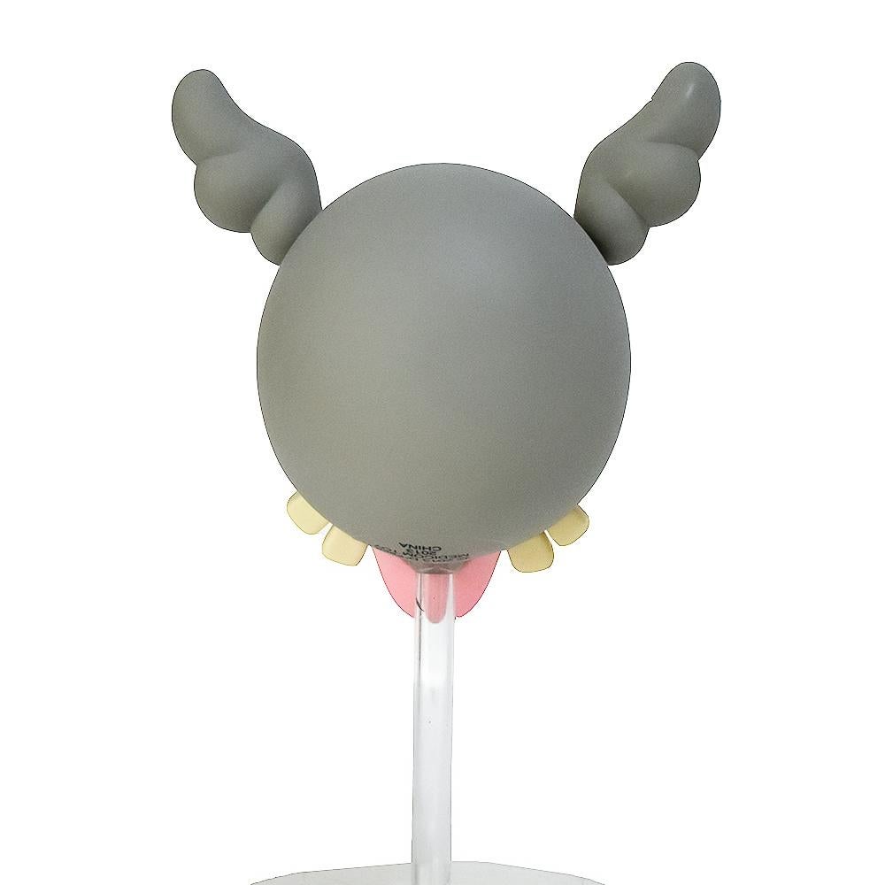 Ultra Modern D*Face D*Dog in Grey.
D*Dog is the iconic character created by D*face that is the focus of and featured in many of the artists works.
Released in 2013.
The wings are poseable as they move. The figure can be posed on the stand as