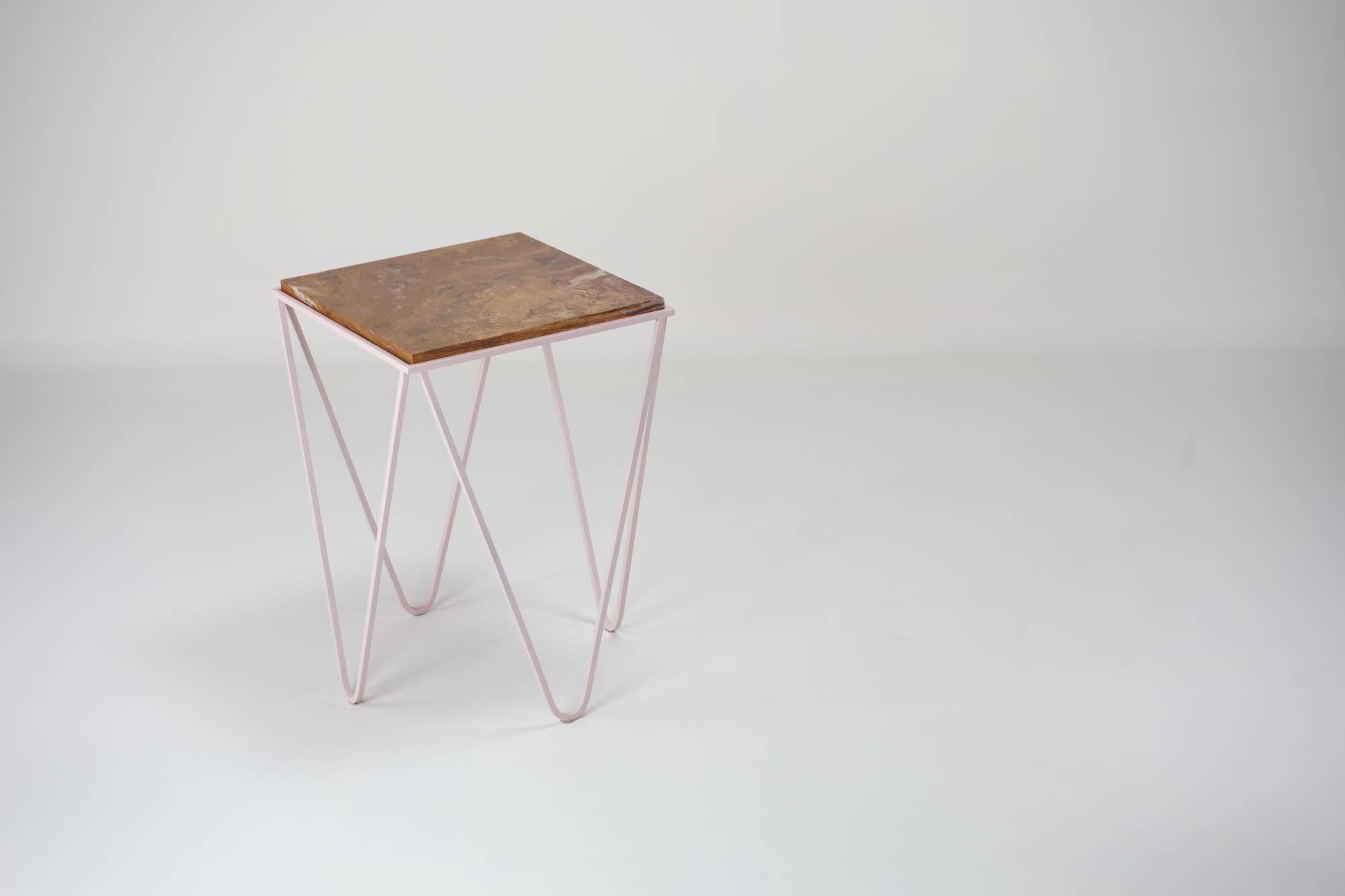 Avior is an innovative evolution of the Gravity coffee table, seamlessly blending art and functionality. We’ve kept the same concept of lightness and movement, abstracting the floating Persian onyx in a dynamic motion into a bold and modern 3D steel