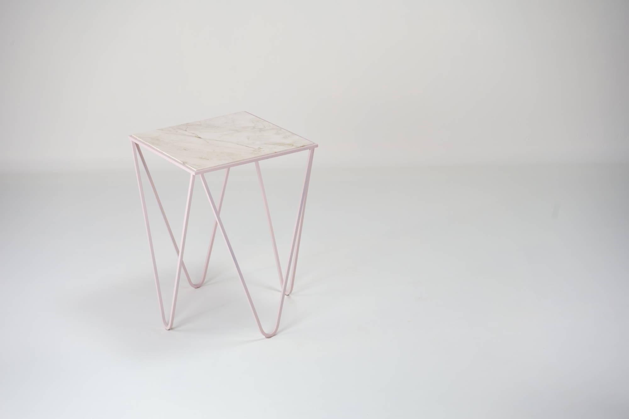 Avior is an innovative evolution of the Gravity coffee table, seamlessly blending art and functionality. We’ve kept the same concept of lightness and movement, abstracting the floating Roman Travertine in a dynamic motion into a bold and modern 3D