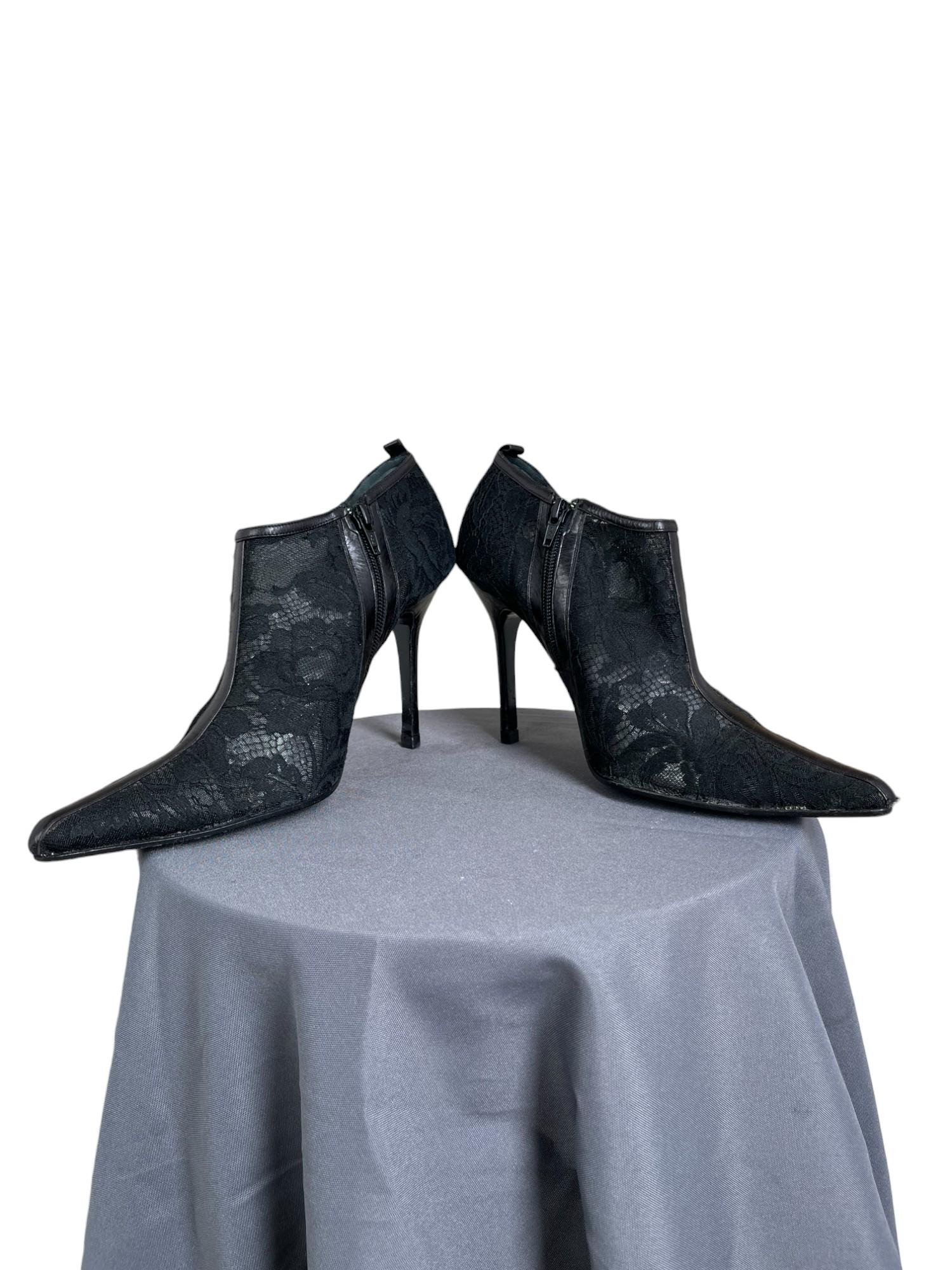 D&G 2000's Floral Black Semitransparent Heels in vendita 2