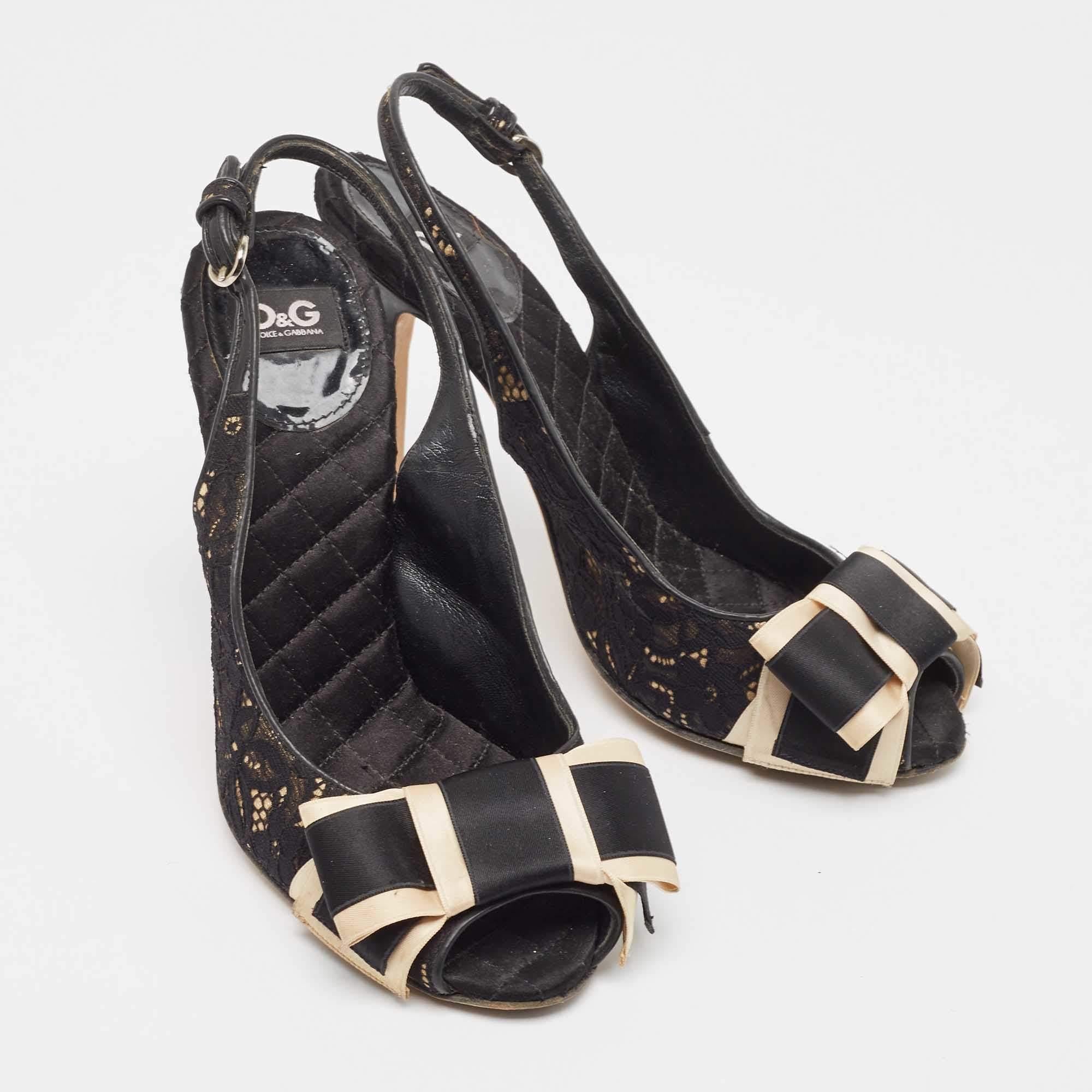 D&G escarpins noirs et noirs avec nœud papillon à bout ouvert, taille 39 Bon état - En vente à Dubai, Al Qouz 2