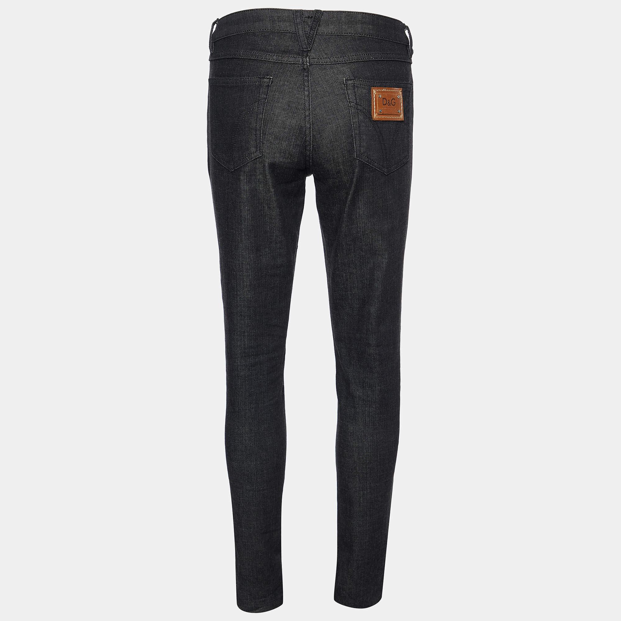 Impeccably tailored jeans are a staple in a well curated wardrobe. These designer jeans are finely sewn to give you the desired look and all day comfort.