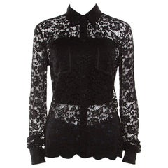 D&G Chemise noire en dentelle florale à manches longues avec boutons sur le devant et bas festonné S
