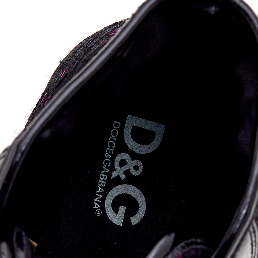 D&G Schwarzes High Top-Turnschuhe aus Spitze und Lackleder aus Lackleder Größe 38 im Angebot 1