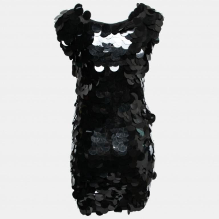 Look party-ready and stunning as you wear this short dress from D&G. It is fashioned in black oversized sequin-embellished wool fabric and flaunts a sleeveless style. Elevate the look of this gorgeous dress by pairing it with tall black stilettos.