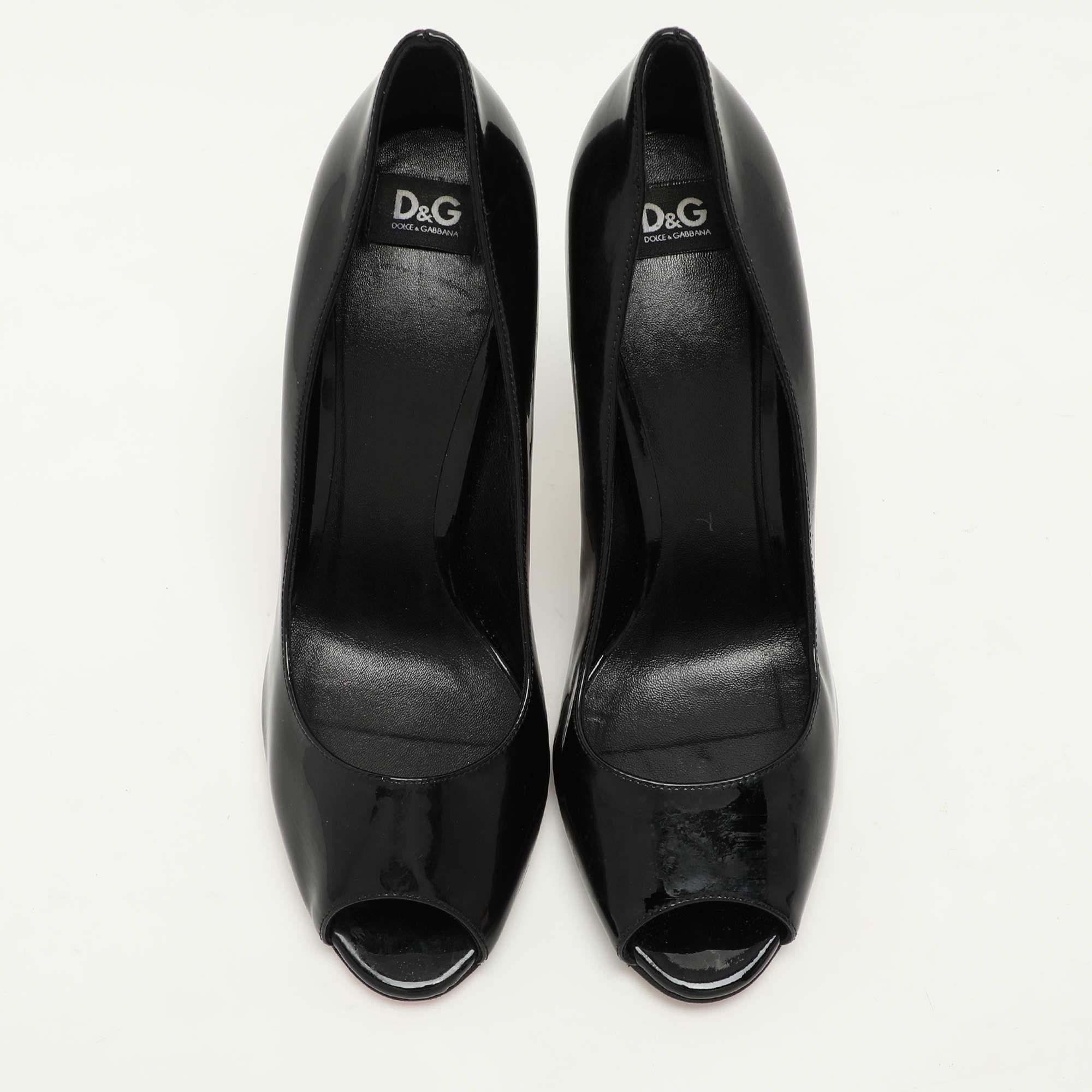 D&G Black Patent Leather Peep Toe Pumps Size 39 In Good Condition For Sale In Dubai, Al Qouz 2