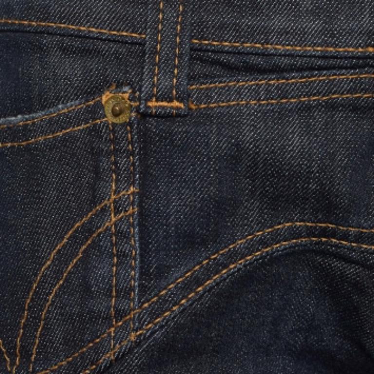 D&G Vaqueros de mezclilla azul con detalle de dobladillo con cremallera M en Bueno estado para la venta en Dubai, Al Qouz 2