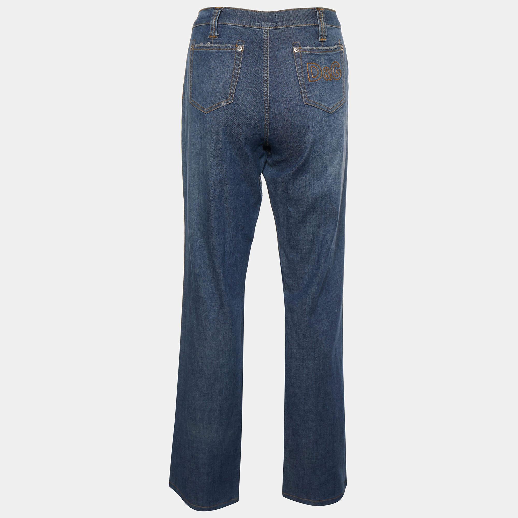 A good pair of jeans always make the closet complete. This pair of jeans is tailored with such skill and style that it will be your favorite in no time. It will give you a comfortable  stylish fit.