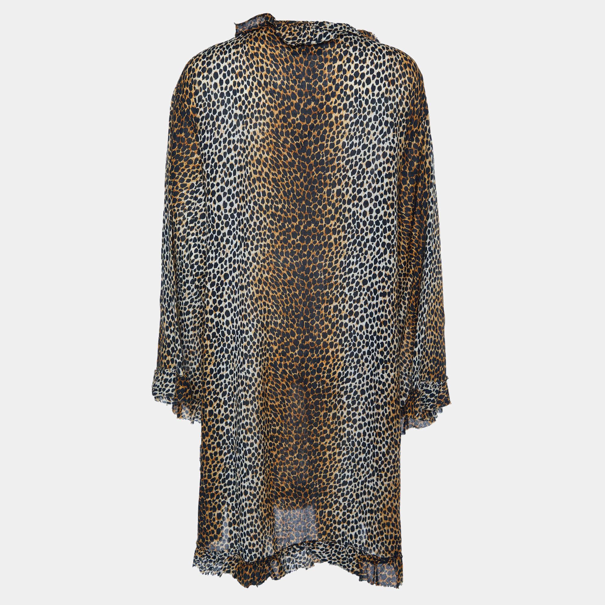 This D&G animal print dress brings elegant details and a lovely silhouette. It is made from the finest materials and is bound to give you comfort.


