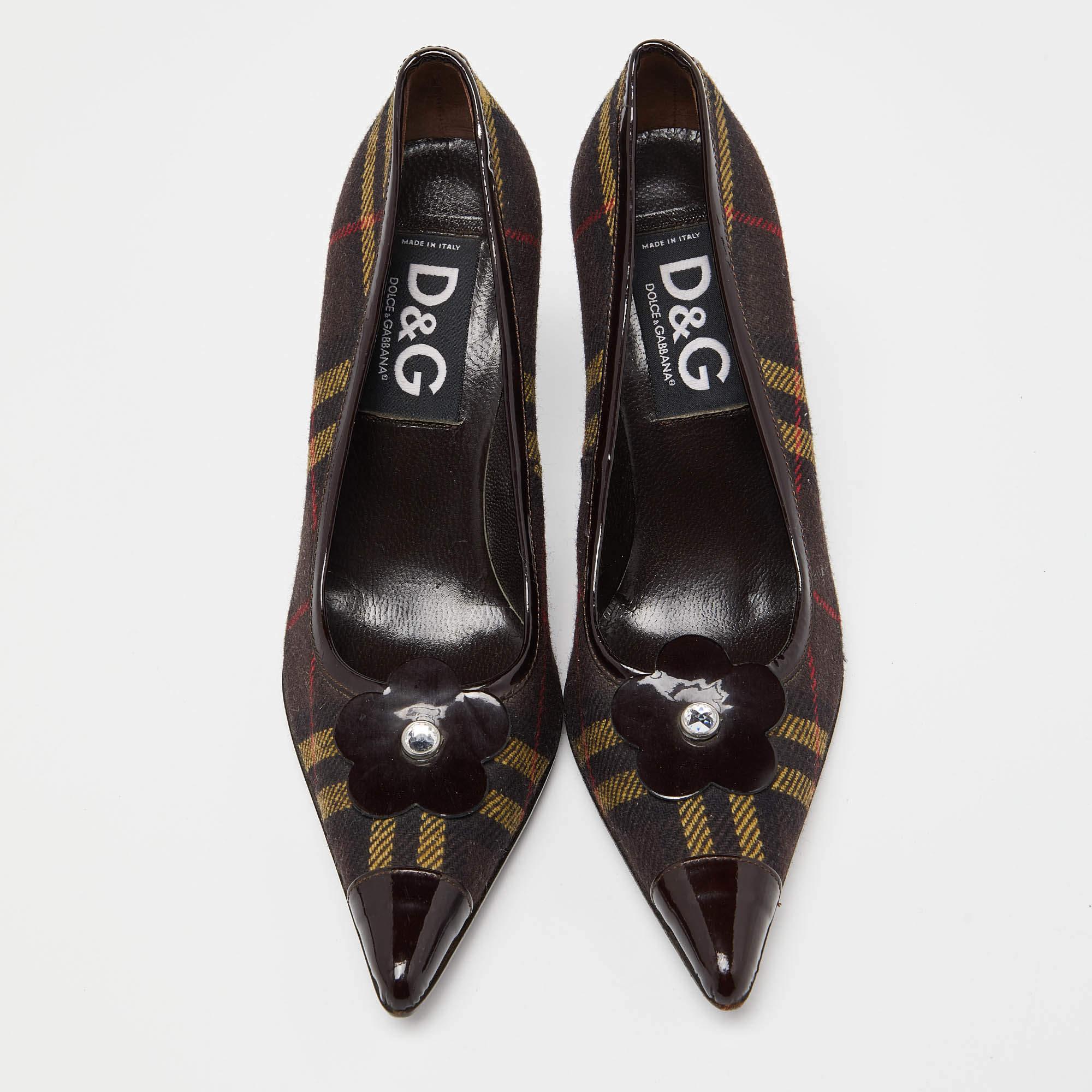 D&G Brown Plaid Wool and Patent Leather Pointed Toe Pumps Size 37.5 In New Condition For Sale In Dubai, Al Qouz 2