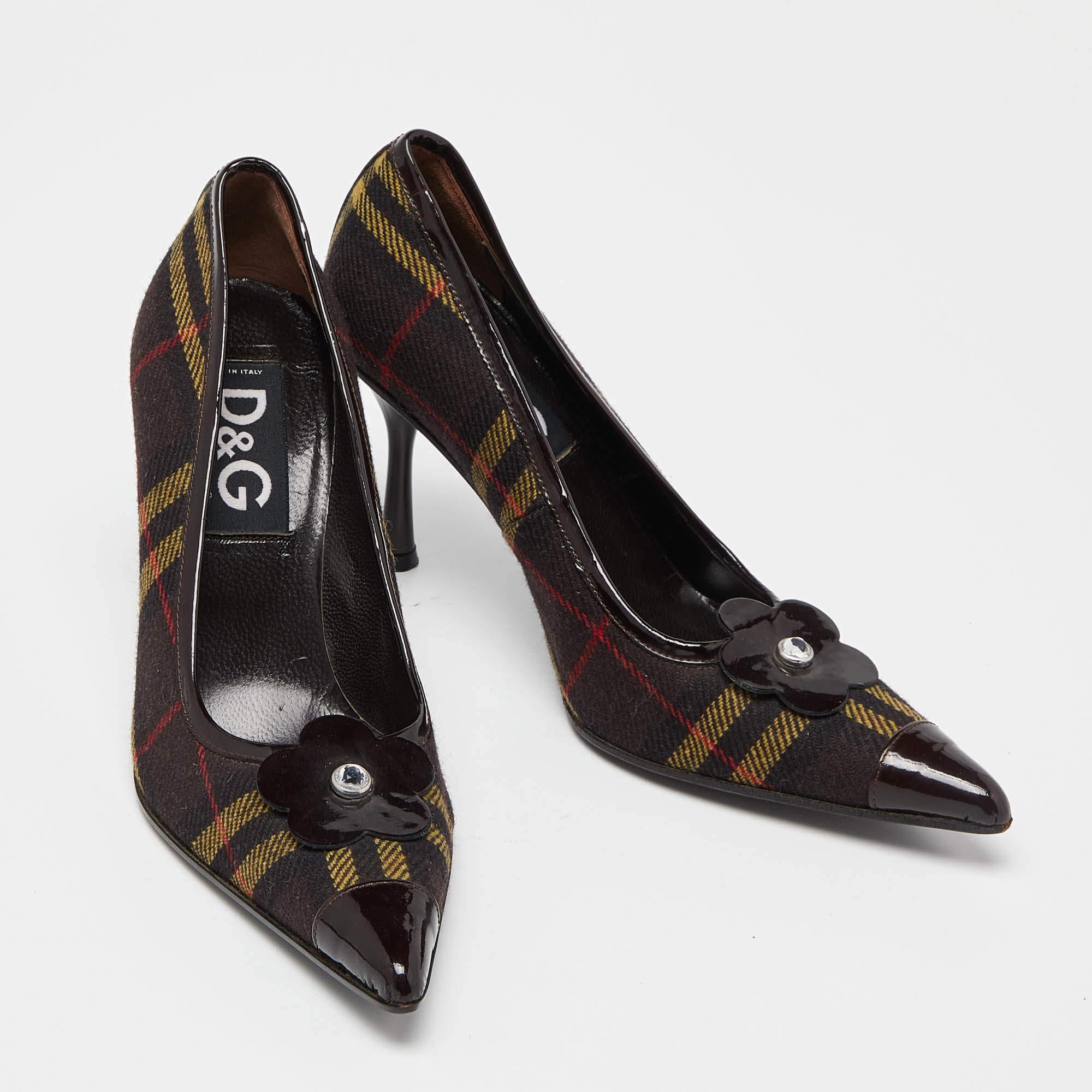 Women's D&G Brown Plaid Wool and Patent Leather Pointed Toe Pumps Size 37.5 For Sale