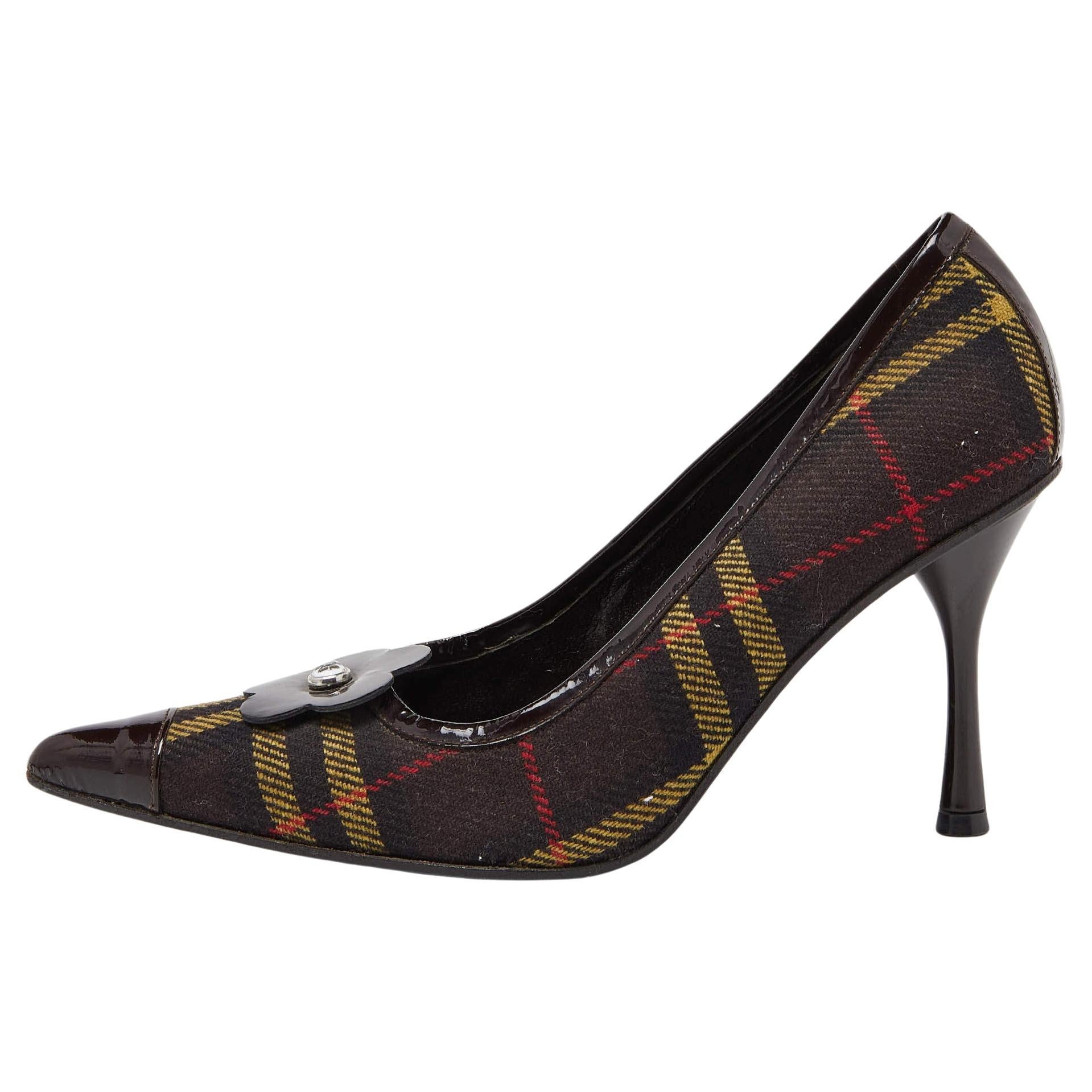 D&G Brown Plaid Wool and Patent Leather Pointed Toe Pumps Size 37.5 For Sale