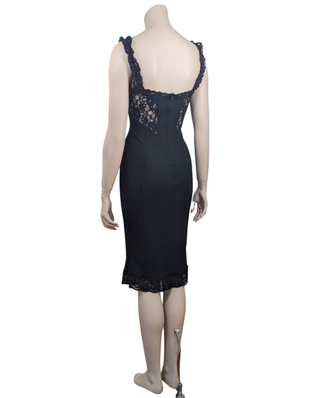 D&G by Dolce & Gabbana Fall Winter 2003 Laces Insert Midi Dress In Good Condition For Sale In GOUVIEUX, FR