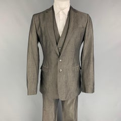 D&amp;G by DOLCE &amp; GABBANA Costume 3 pièces en coton et lin gris à revers en col bénitier, taille 40