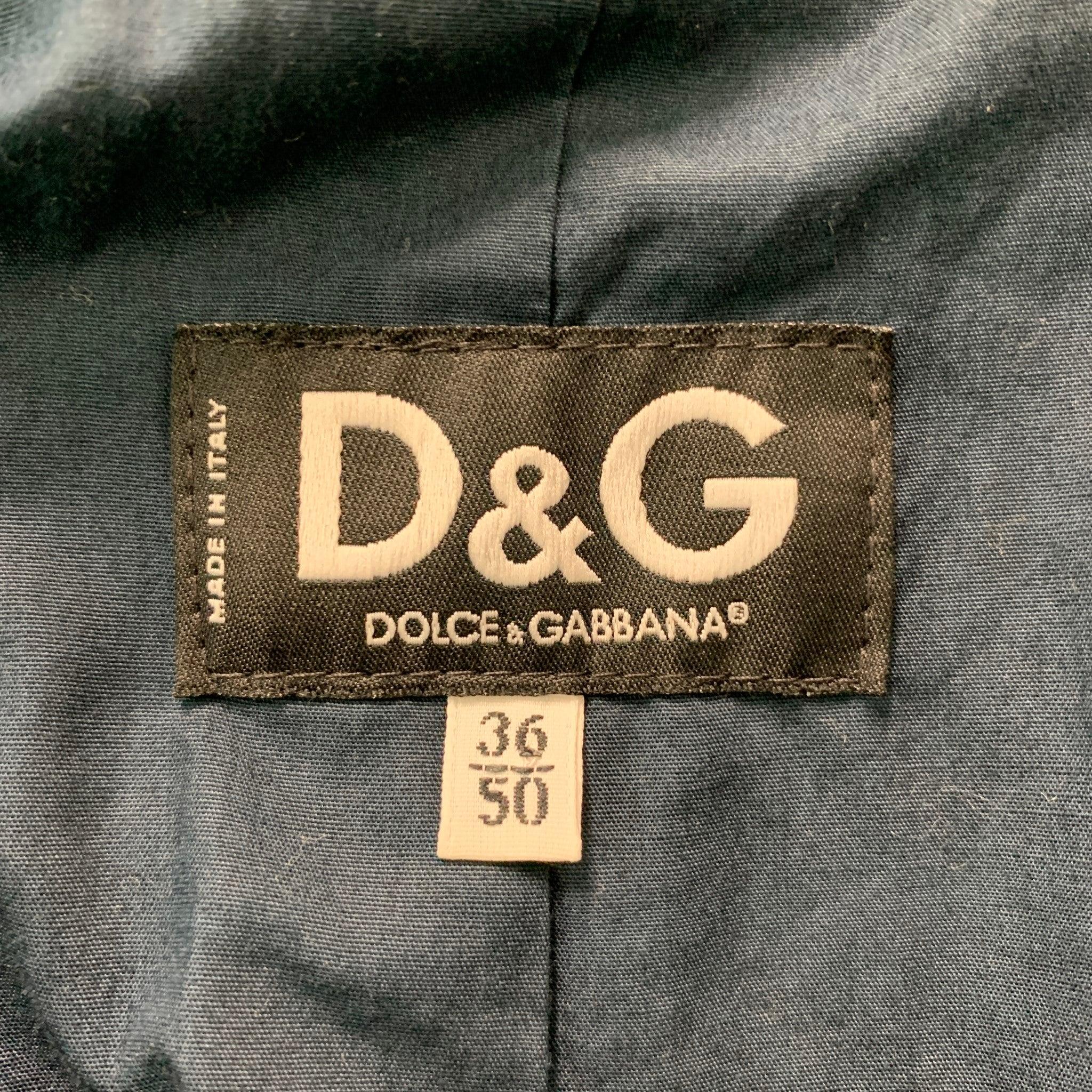 D&G by DOLCE & GABBANA Größe 40 Gestreifter Samtmantel mit spitzem Revers, marineblau im Angebot 1