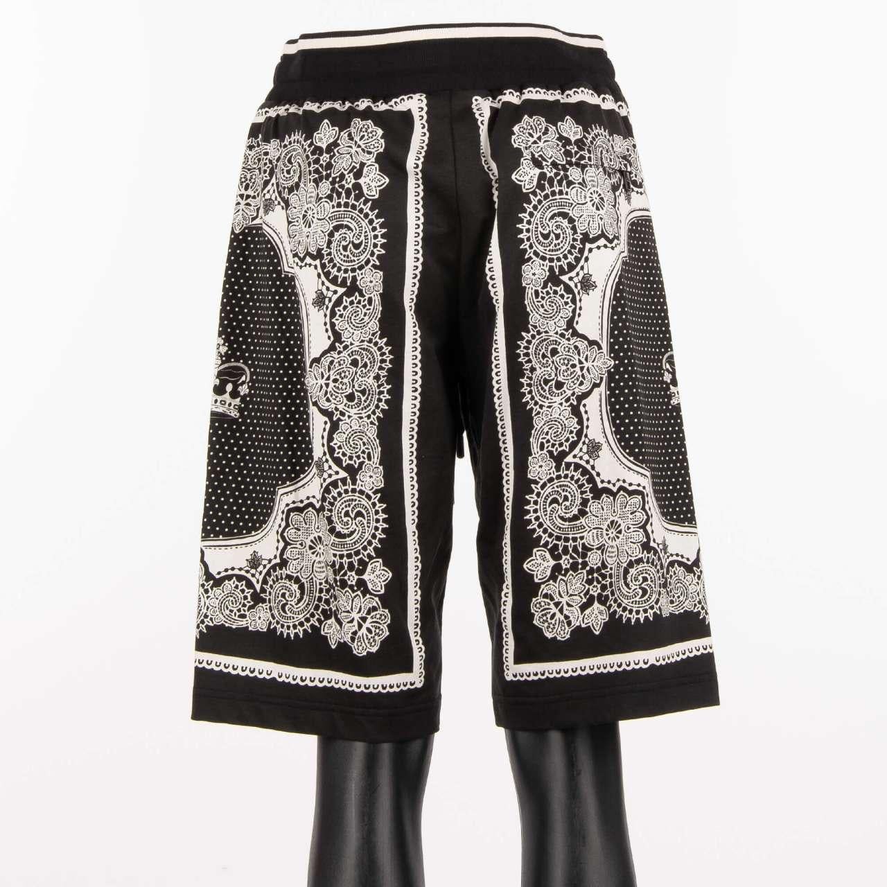 D&G - Cotton Sweatshorts with Bandana Crown Print and Pockets Black White 48 M In Excellent Condition For Sale In Erkrath, DE